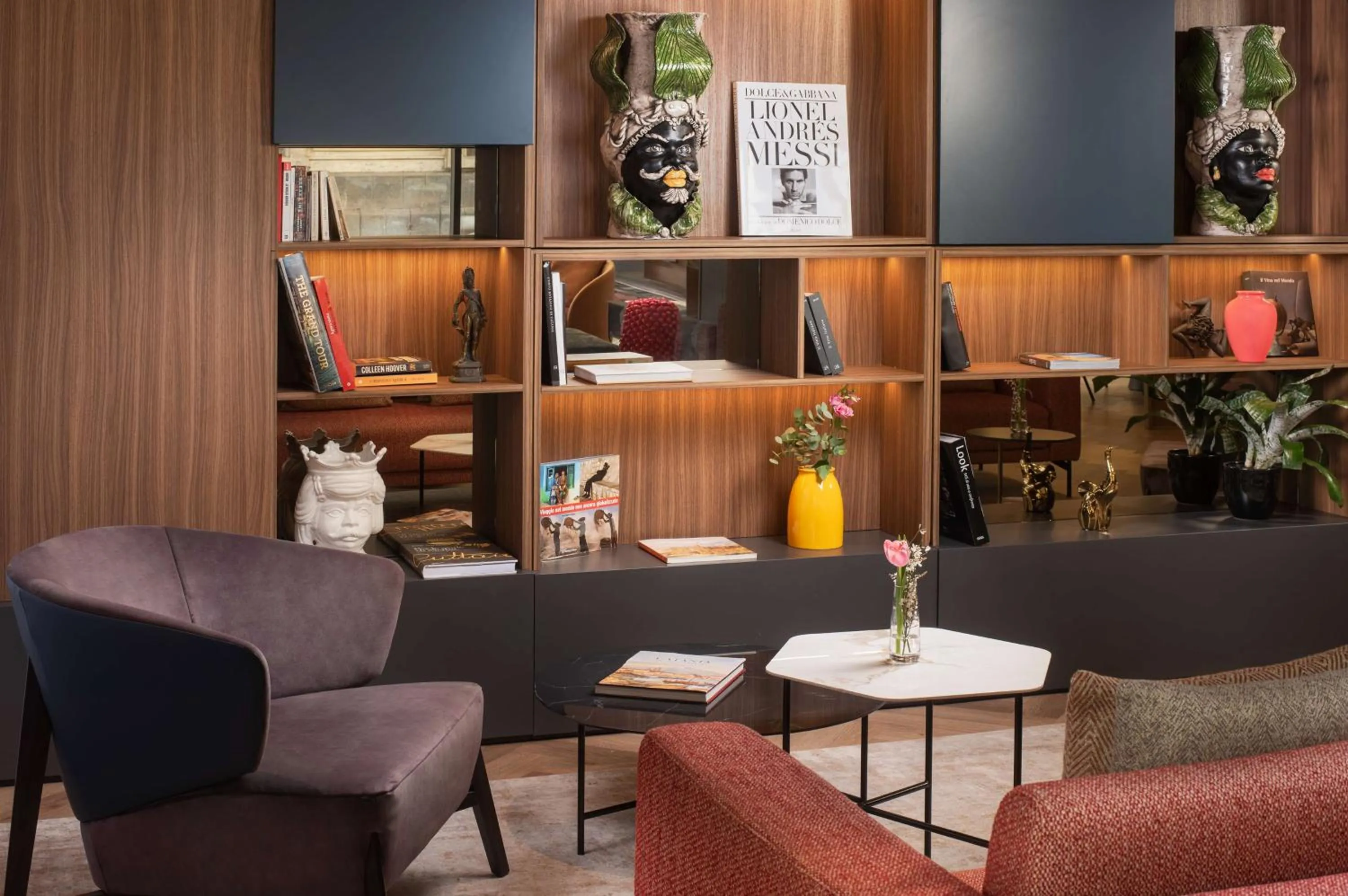 Lobby or reception in NH Catania Centro