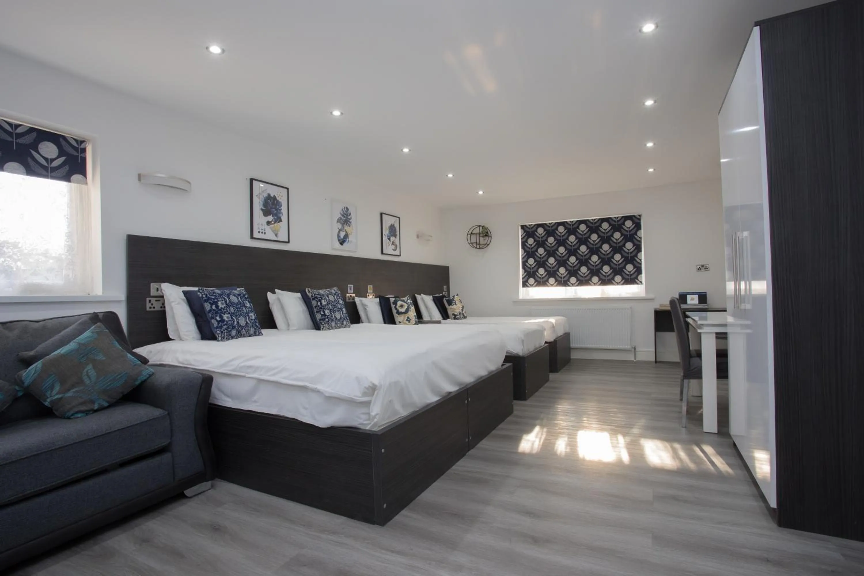 Bed in Legoland Heathrow Windsor Apartment Hotel