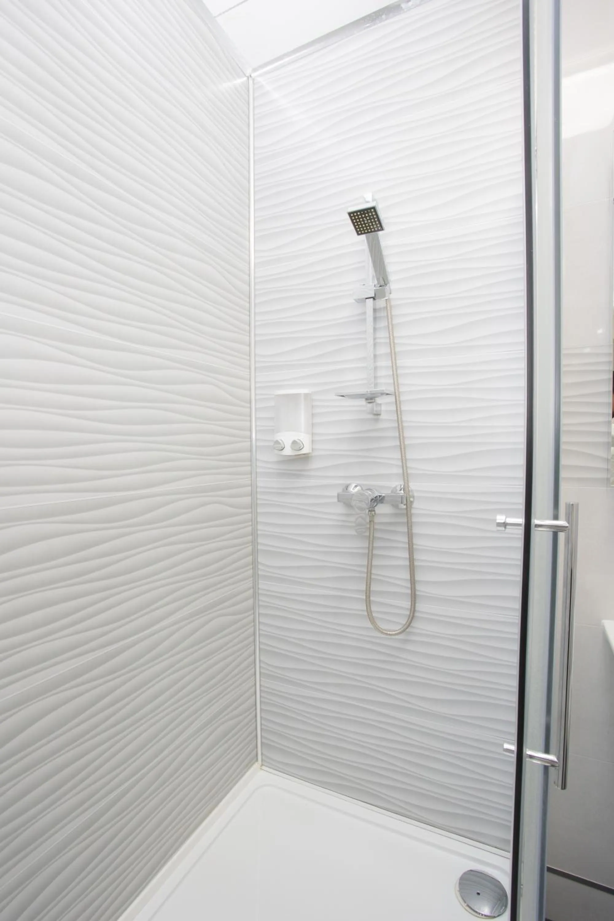 Bathroom in Legoland Heathrow Windsor Apartment Hotel