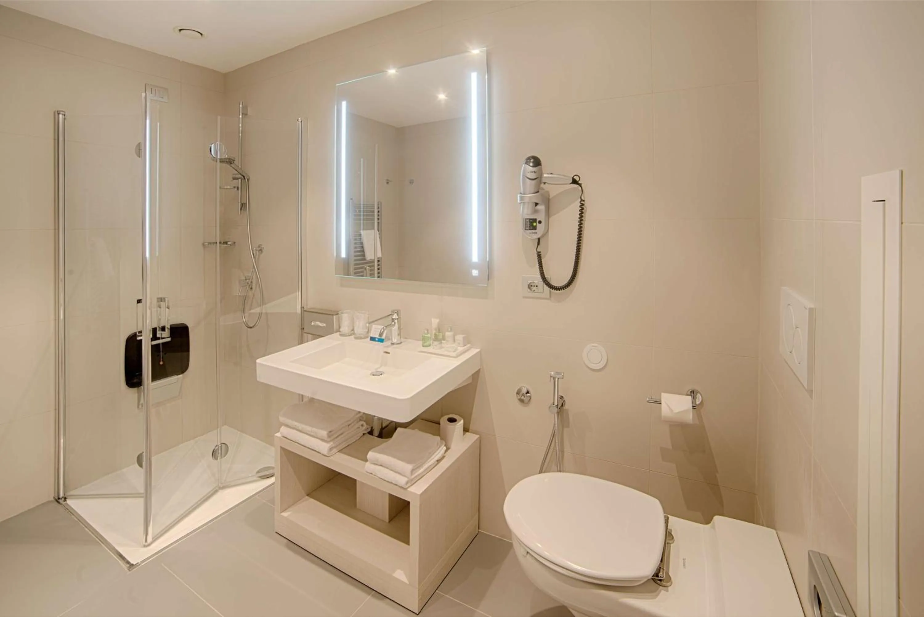 Shower in NH Torino Centro