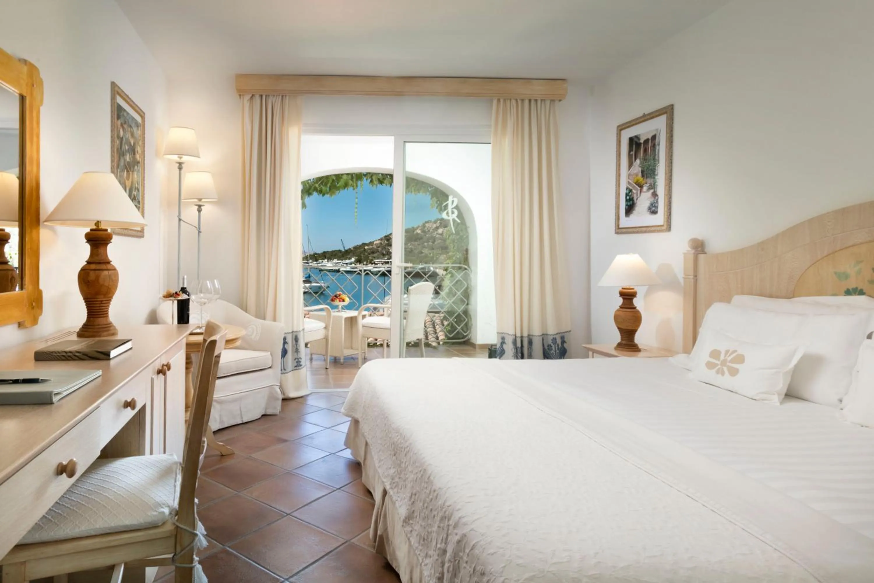 Photo of the whole room in Grand Hotel Poltu Quatu