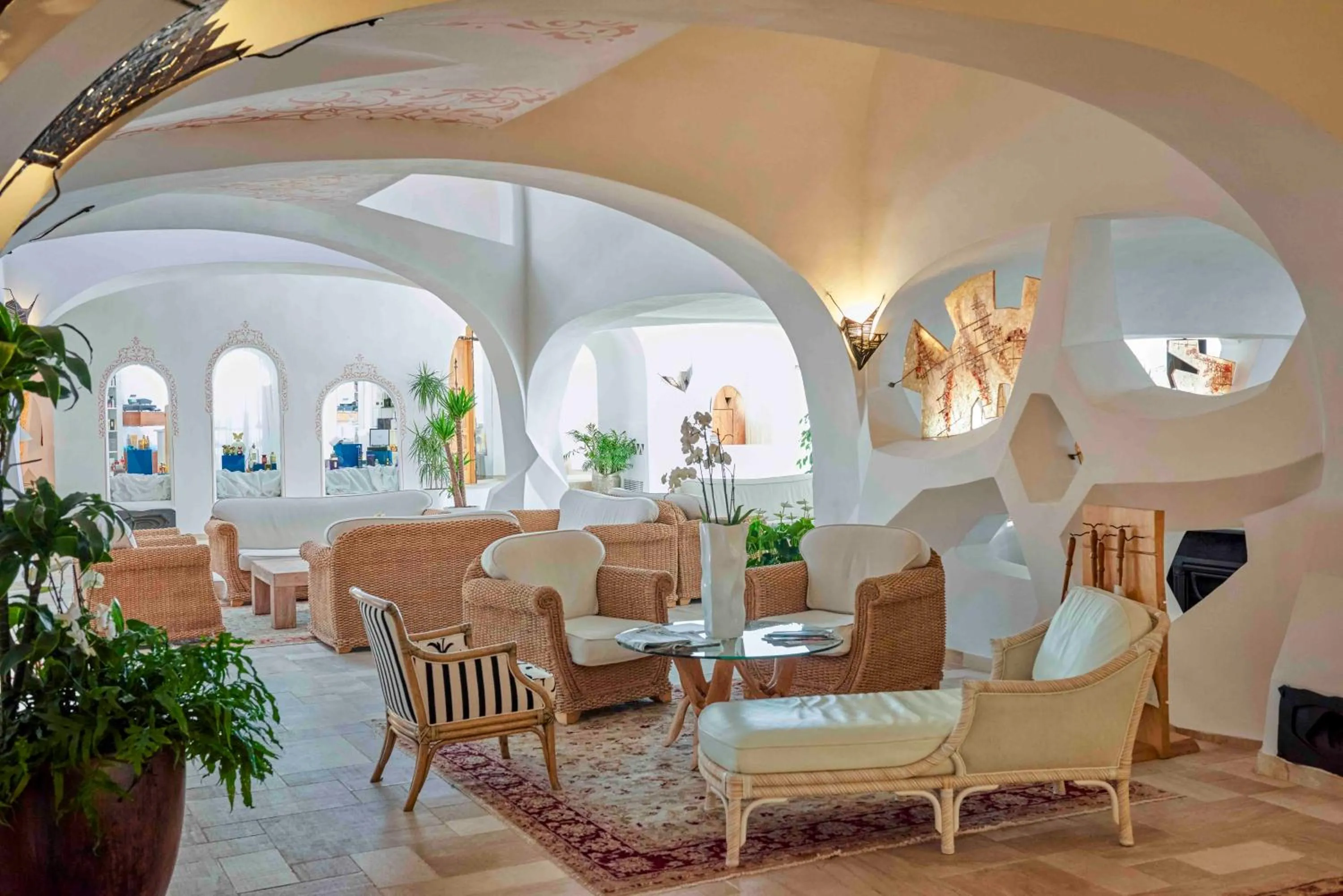 Communal lounge/ TV room in Grand Hotel Poltu Quatu