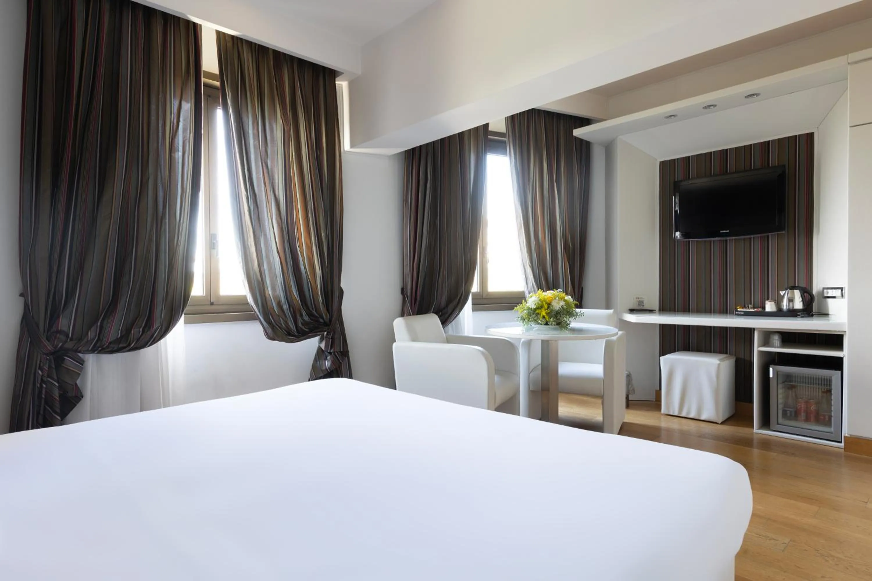 Photo of the whole room, Bed in Hotel Royal Caserta