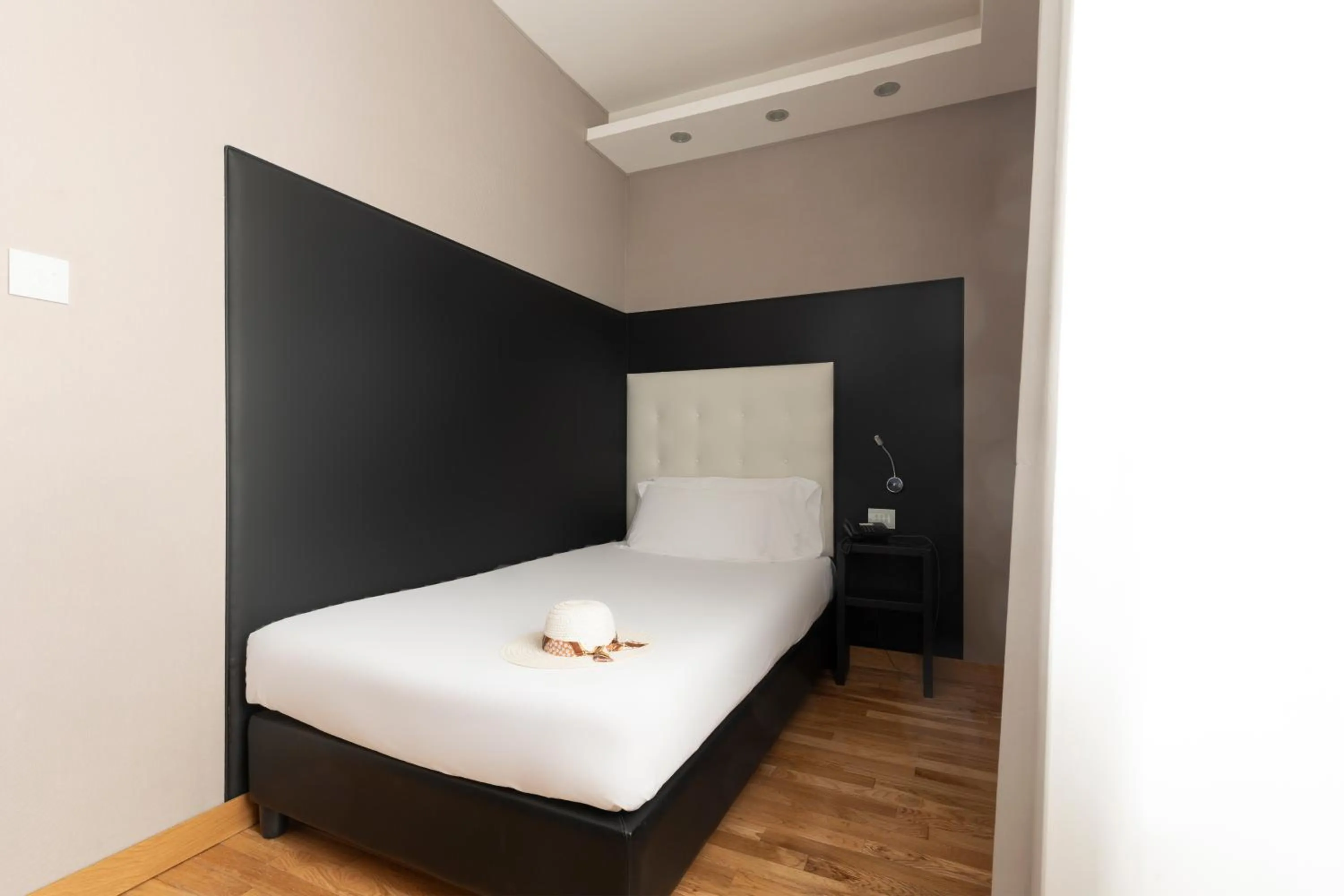 Bed in Hotel Royal Caserta