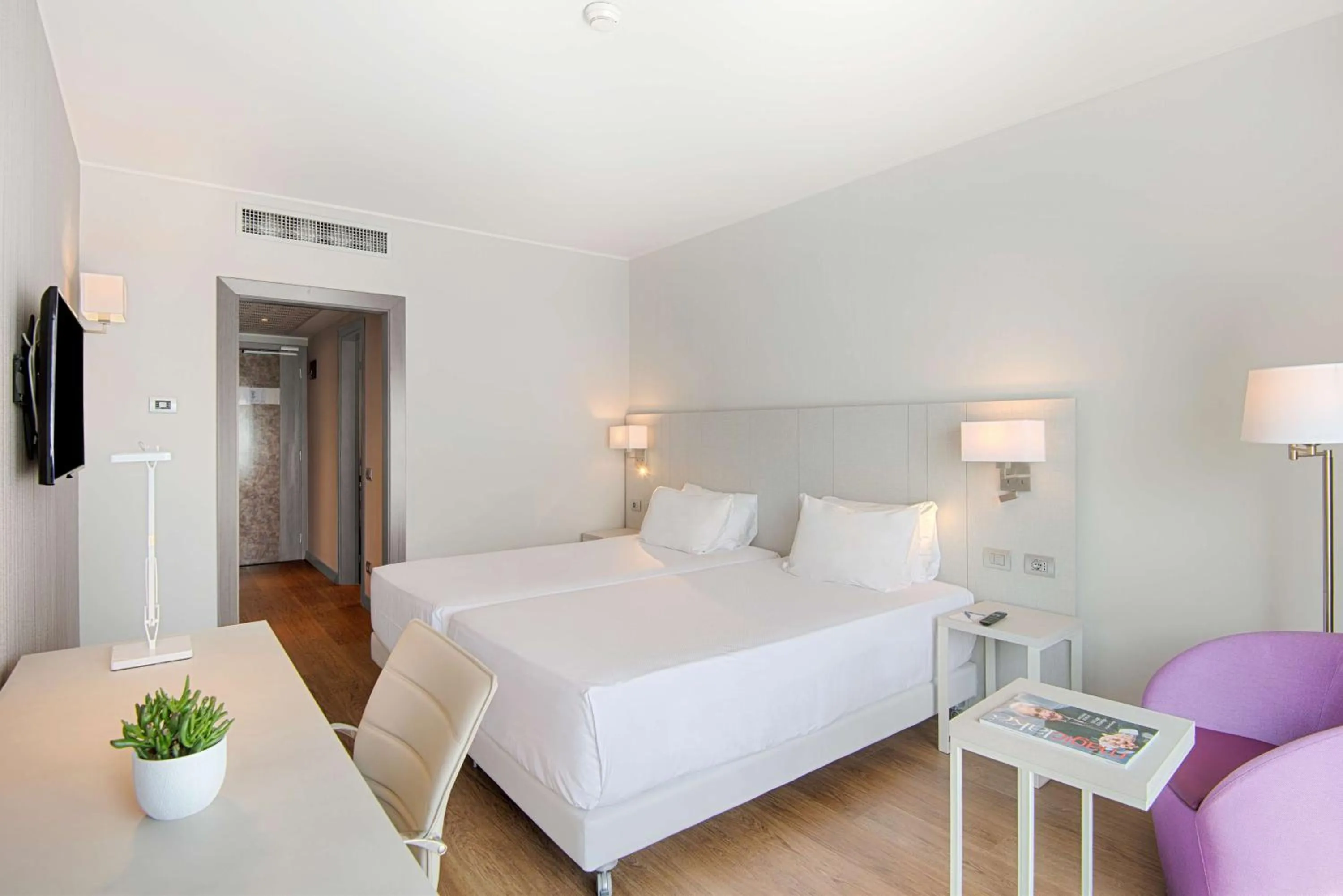 Bedroom, Bed in NH Lecco Pontevecchio