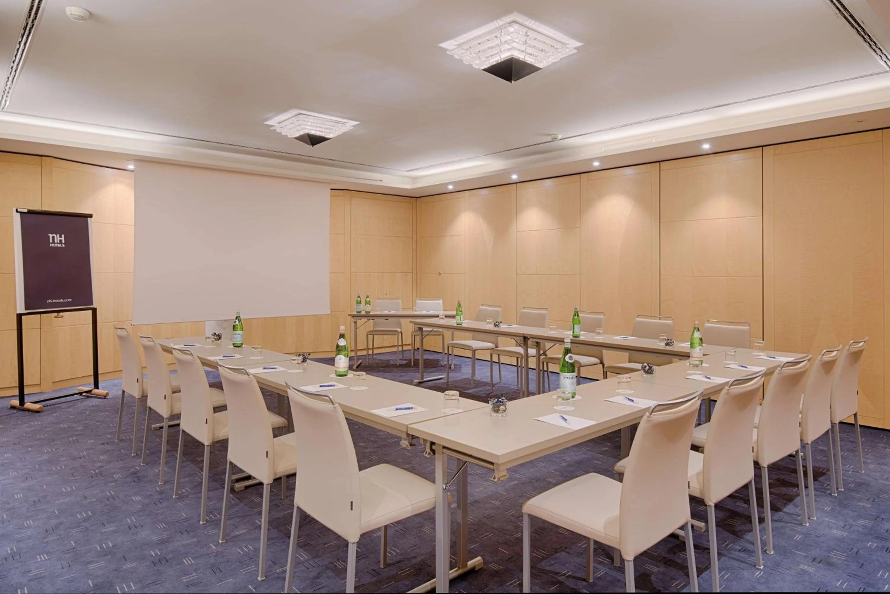 Meeting/conference room in NH Lecco Pontevecchio