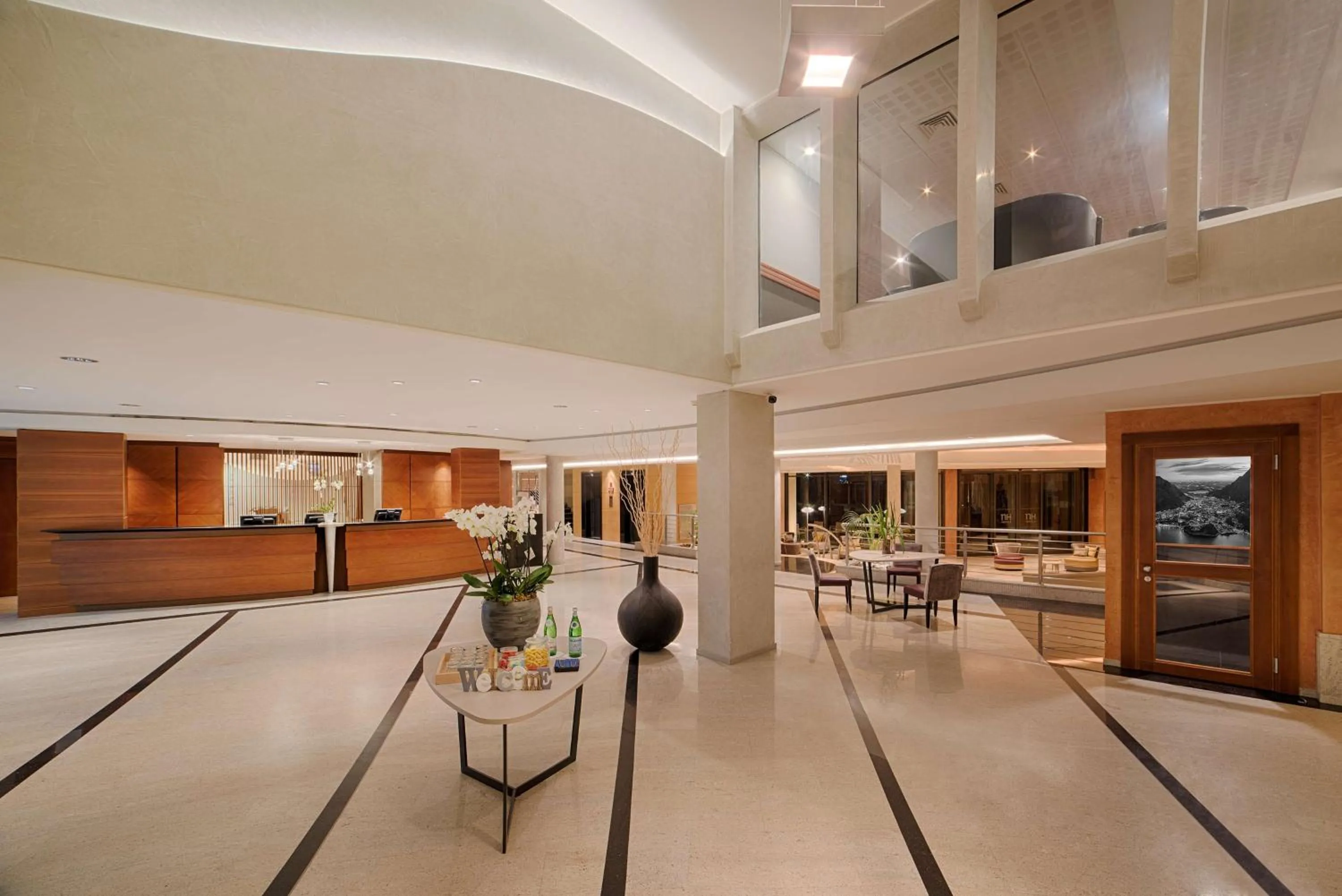Lobby or reception in NH Lecco Pontevecchio
