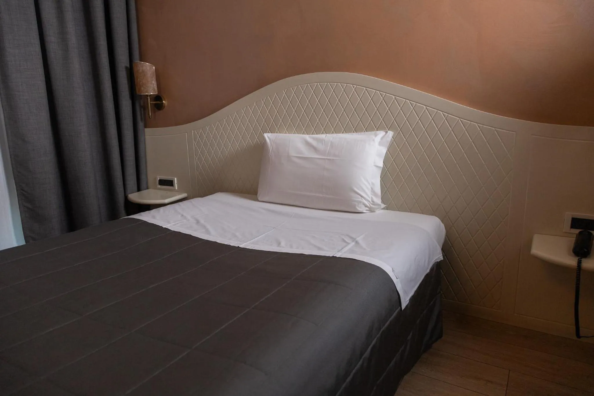 Bedroom, Bed in Hotel Continental