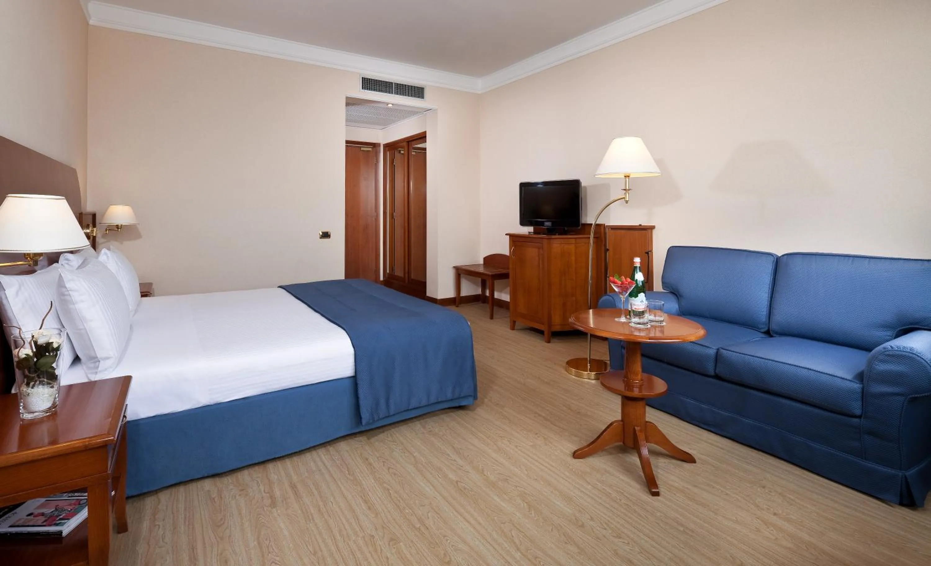 Bedroom, Bed in Hotel Roma Aurelia Antica