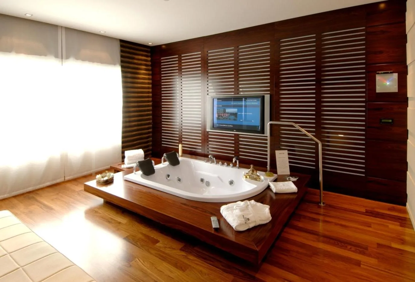 Hot Tub in Hotel Roma Aurelia Antica