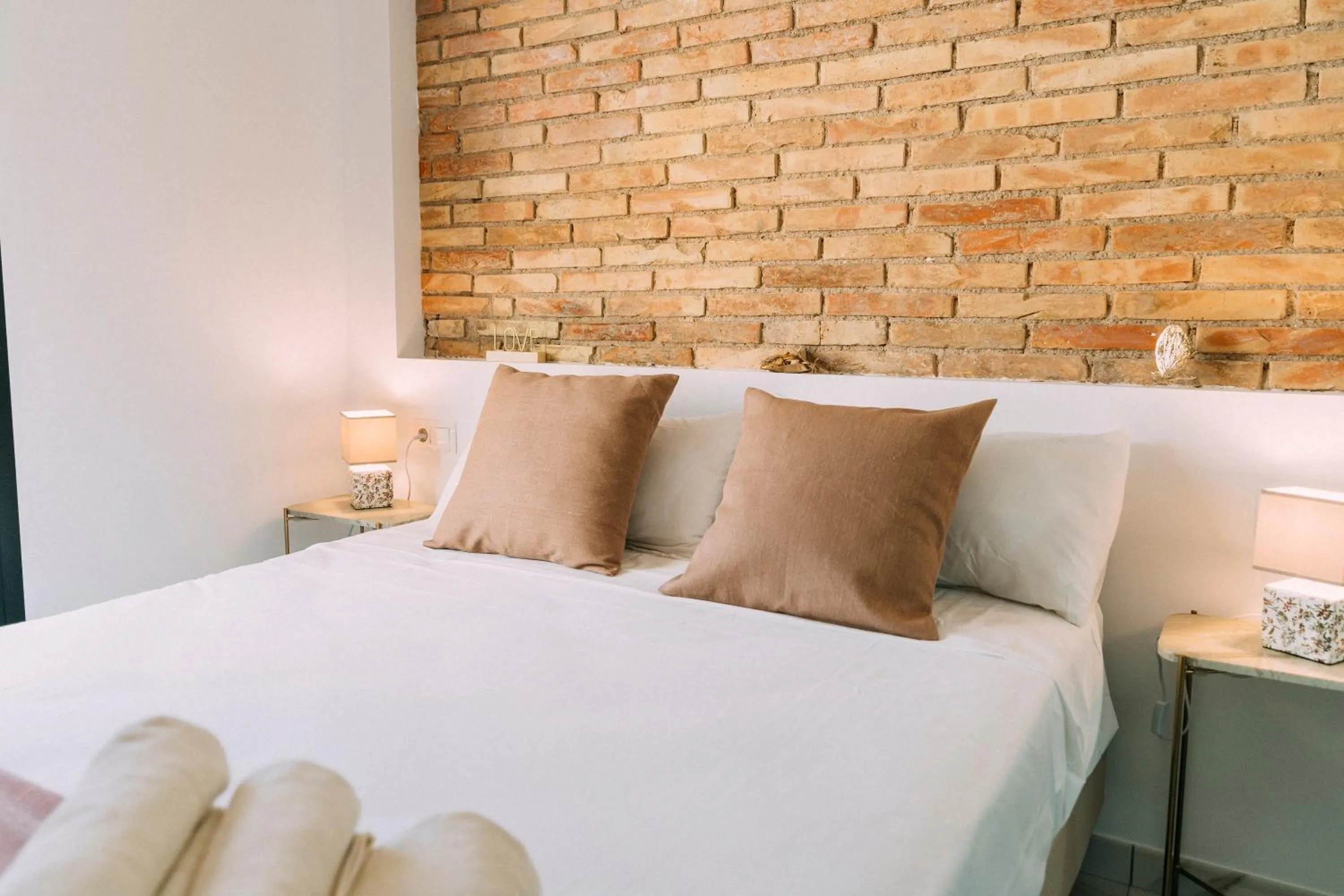 Property building, Bed in L'Hotelet del Delta - adults