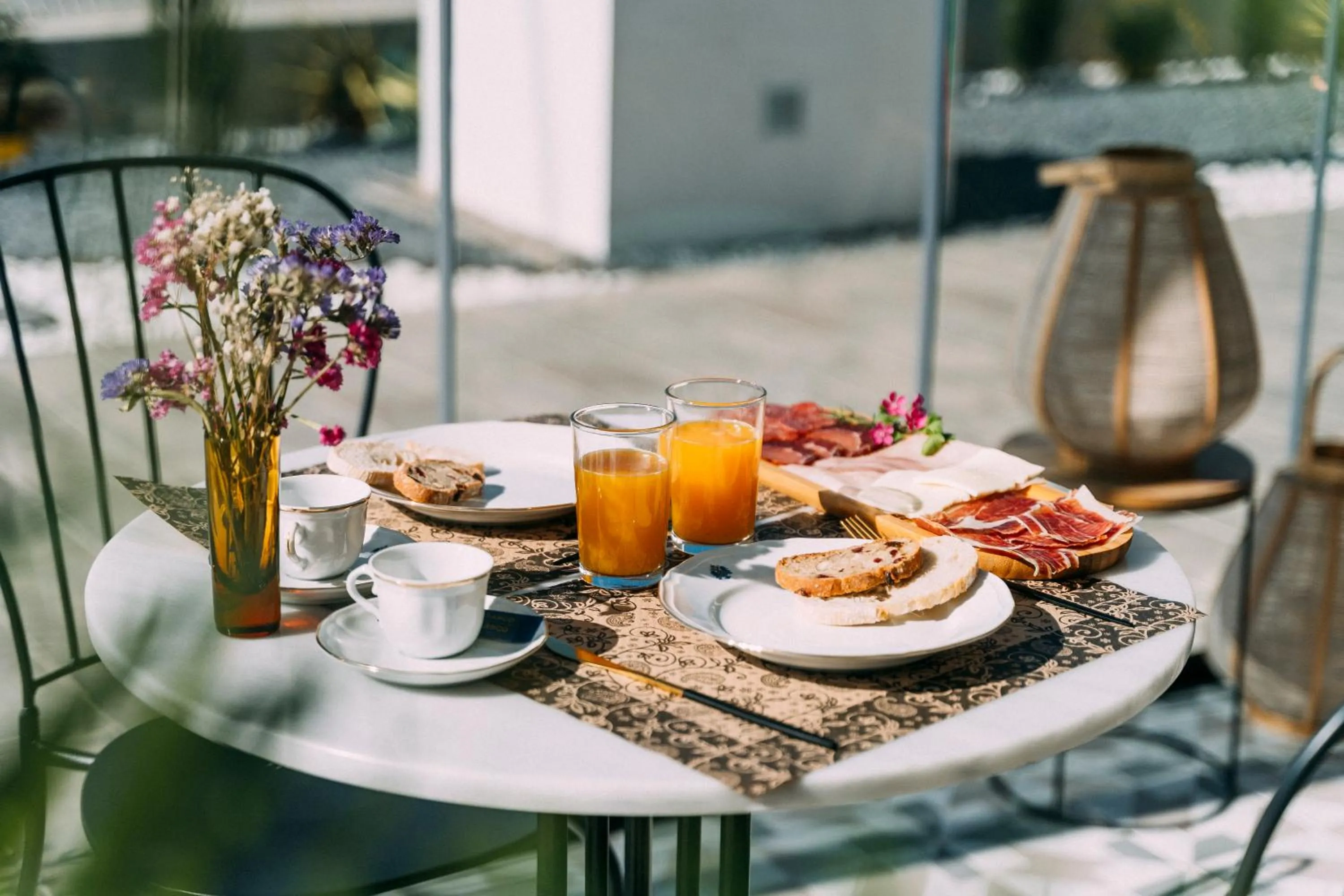 Breakfast in L'Hotelet del Delta - adults