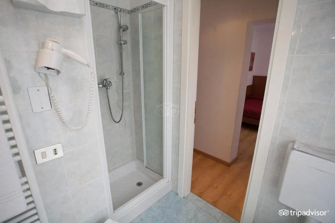 Shower in Hotel Caprera