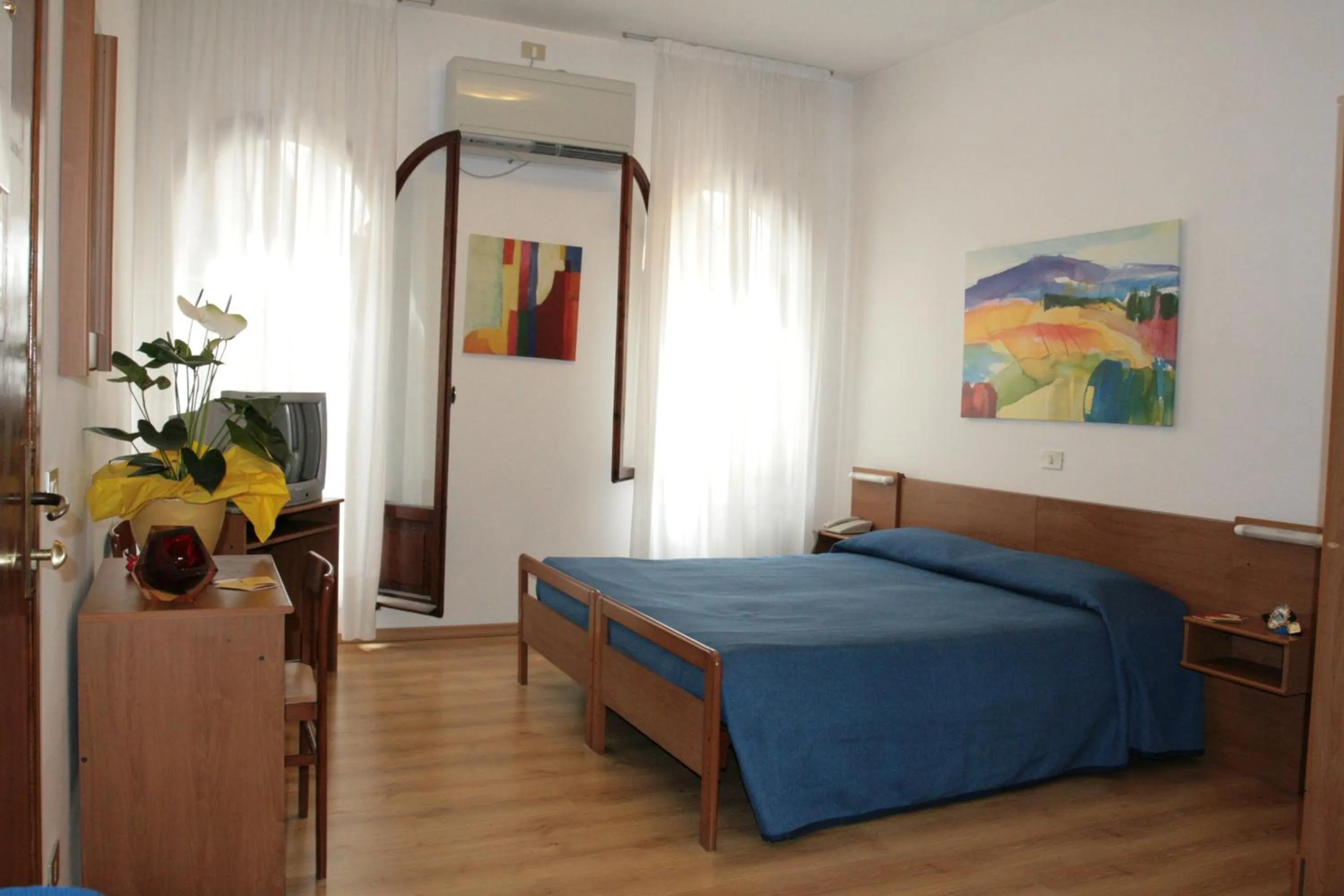 Photo of the whole room, Bed in Hotel Caprera