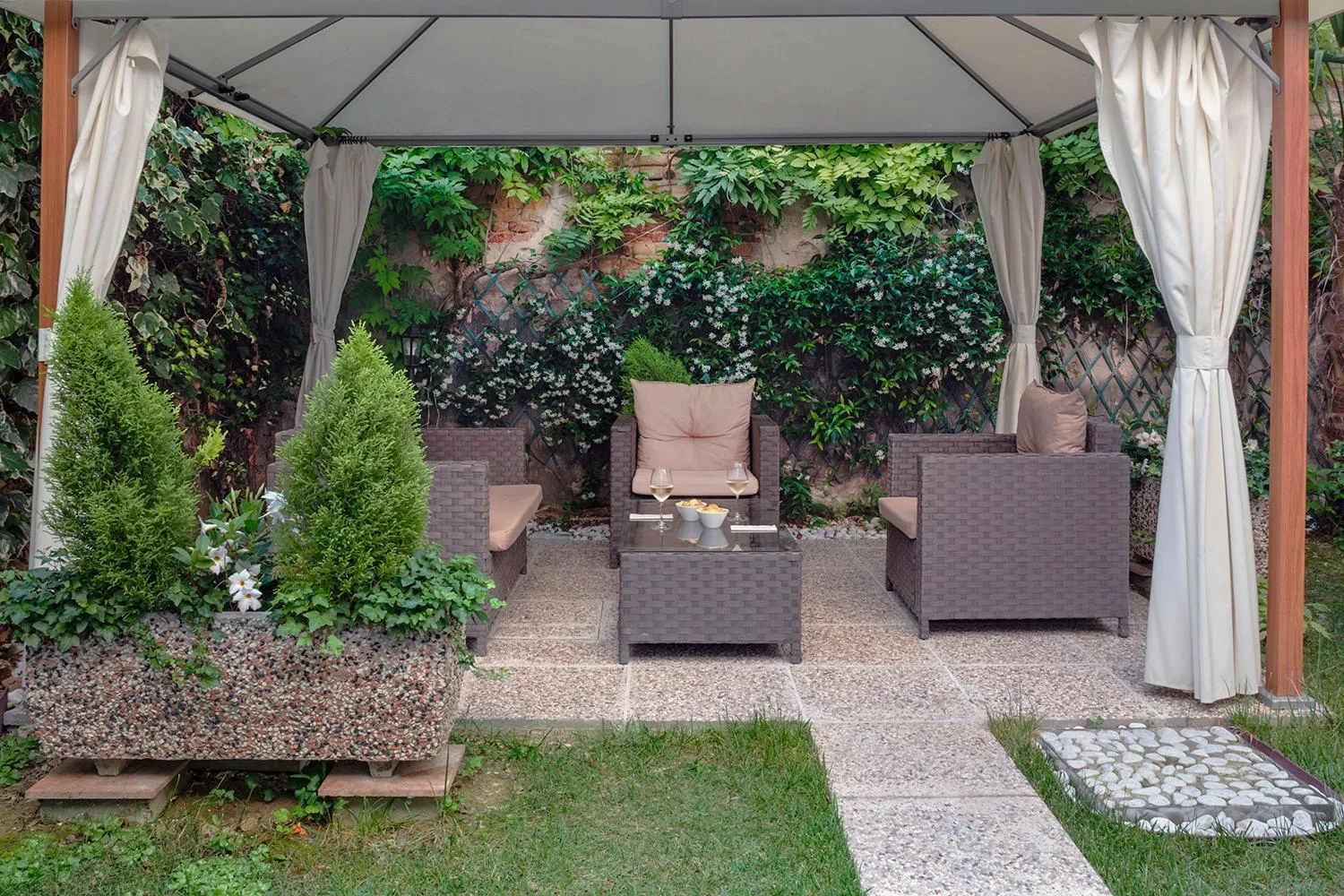 Garden in Hotel Pausania