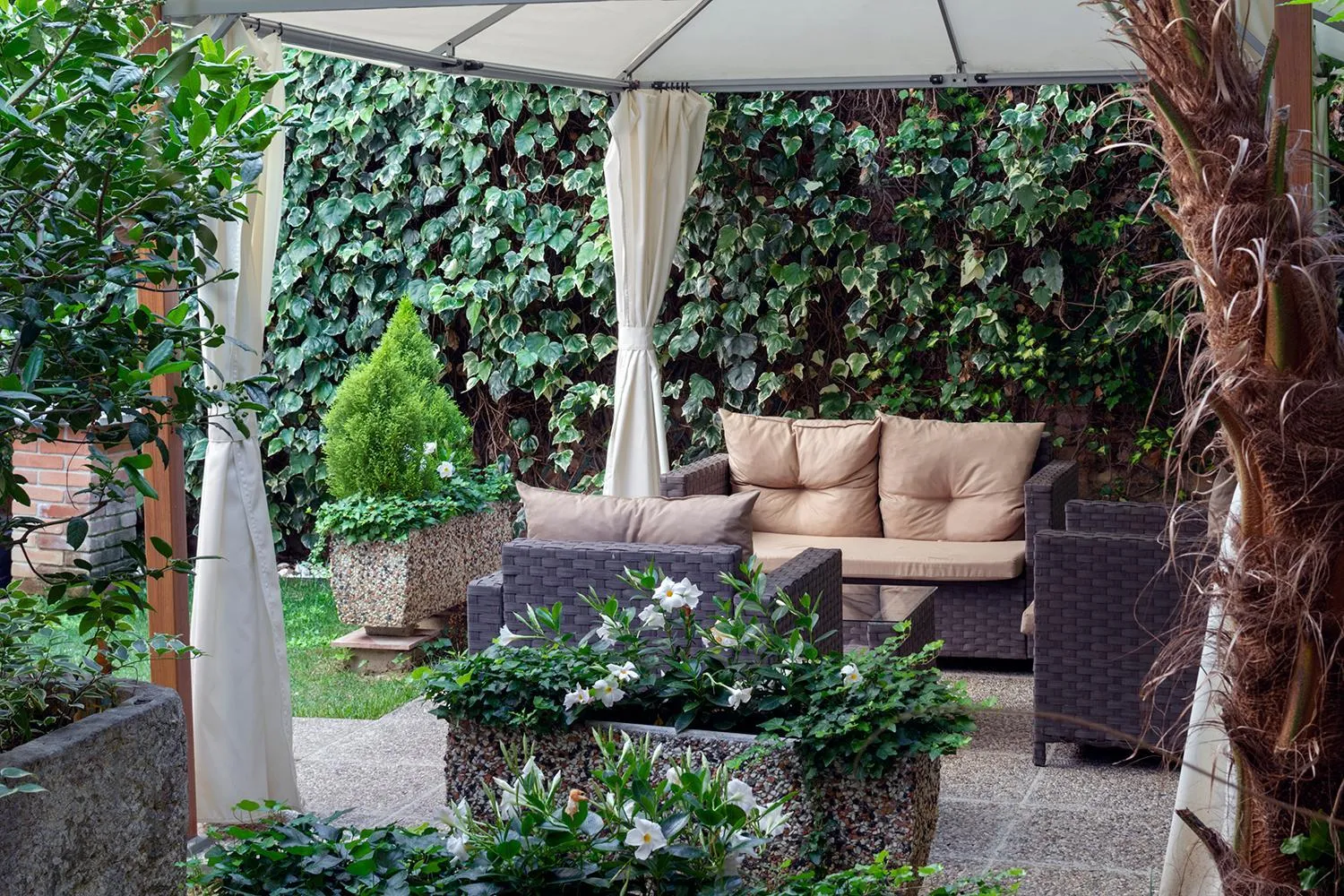 Garden in Hotel Pausania