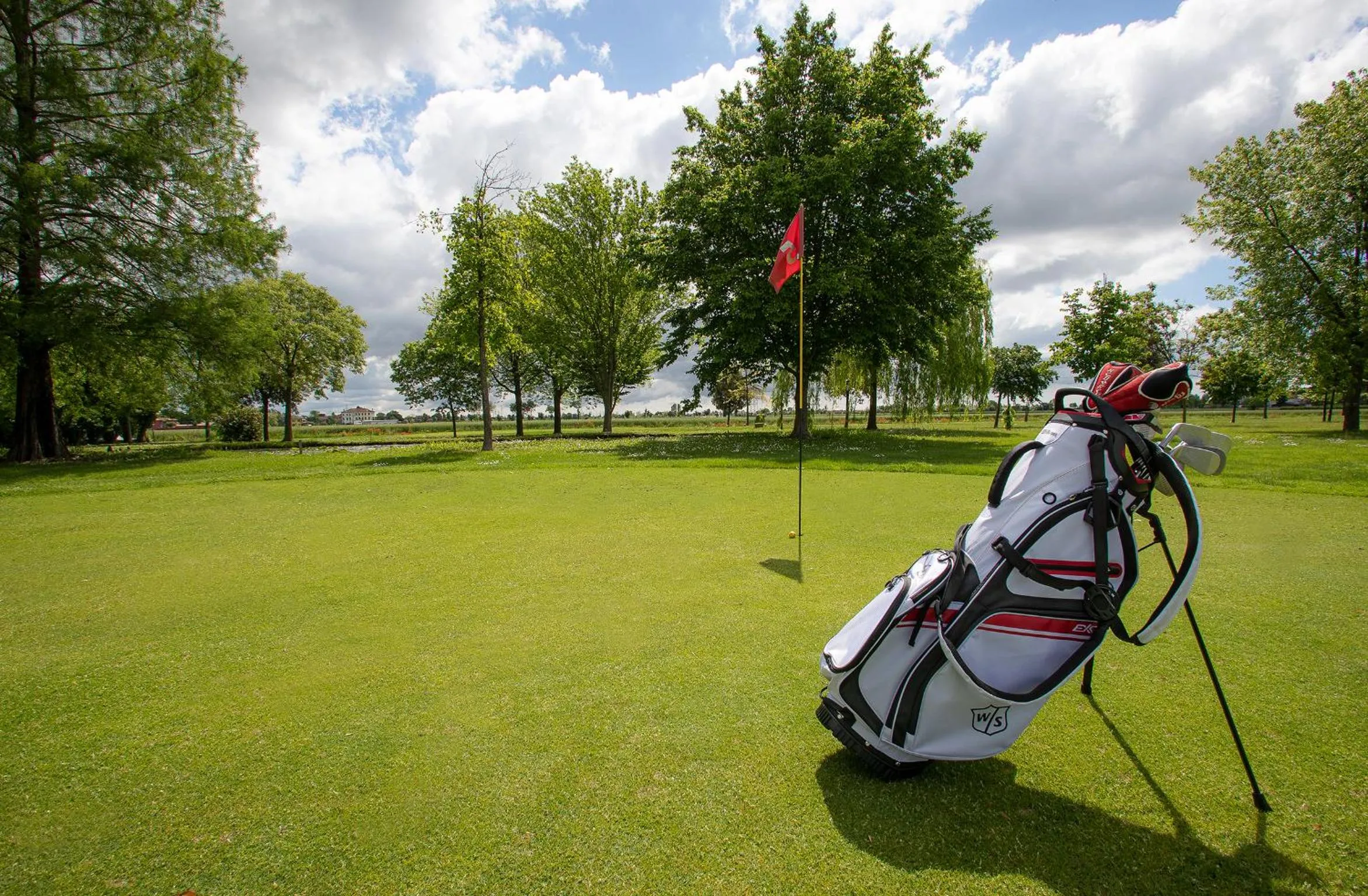 Golfcourse in Ancora Sport Resort Hotel