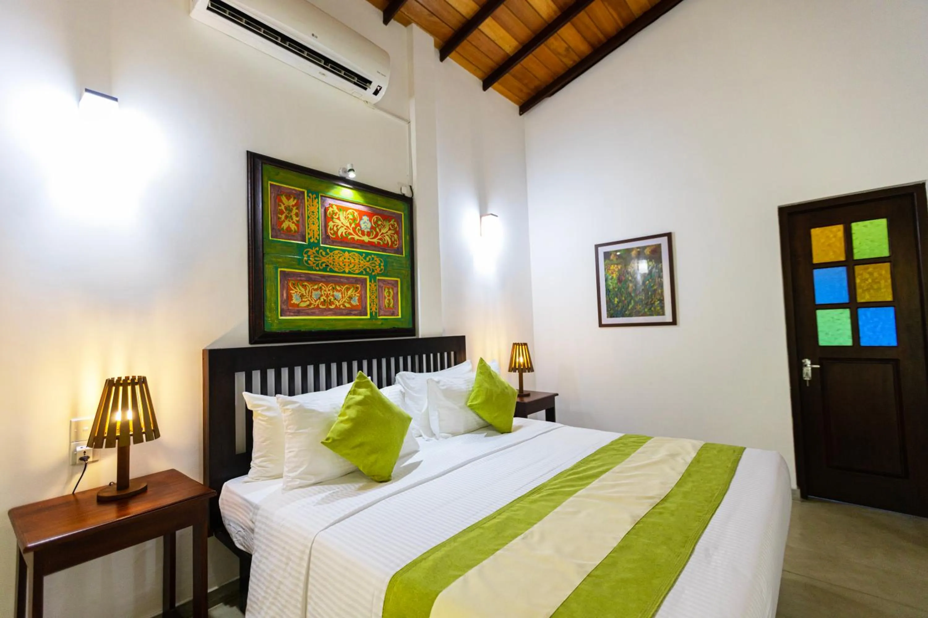 Bed in THE Mangrove cave Hotel