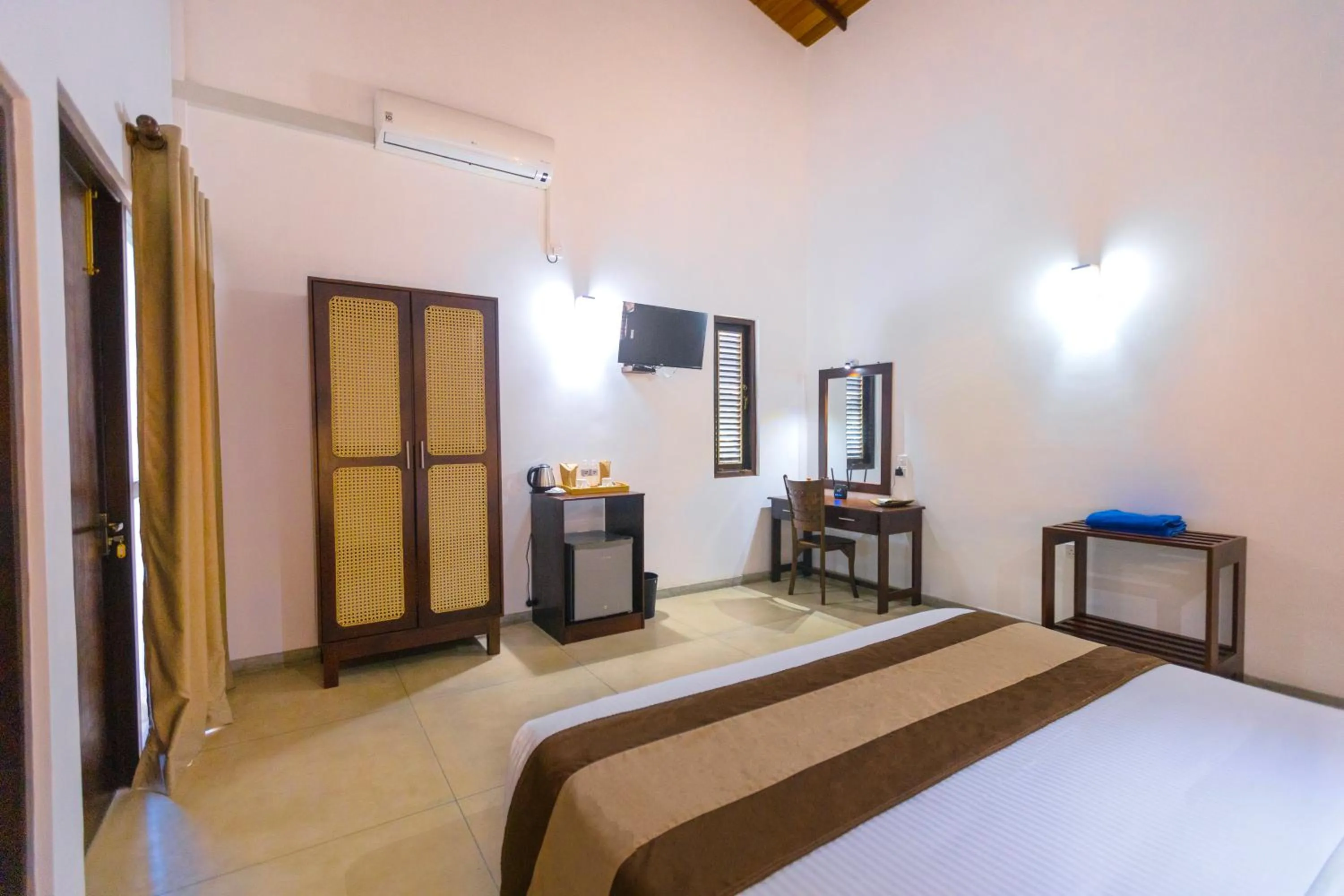 Bed in THE Mangrove cave Hotel