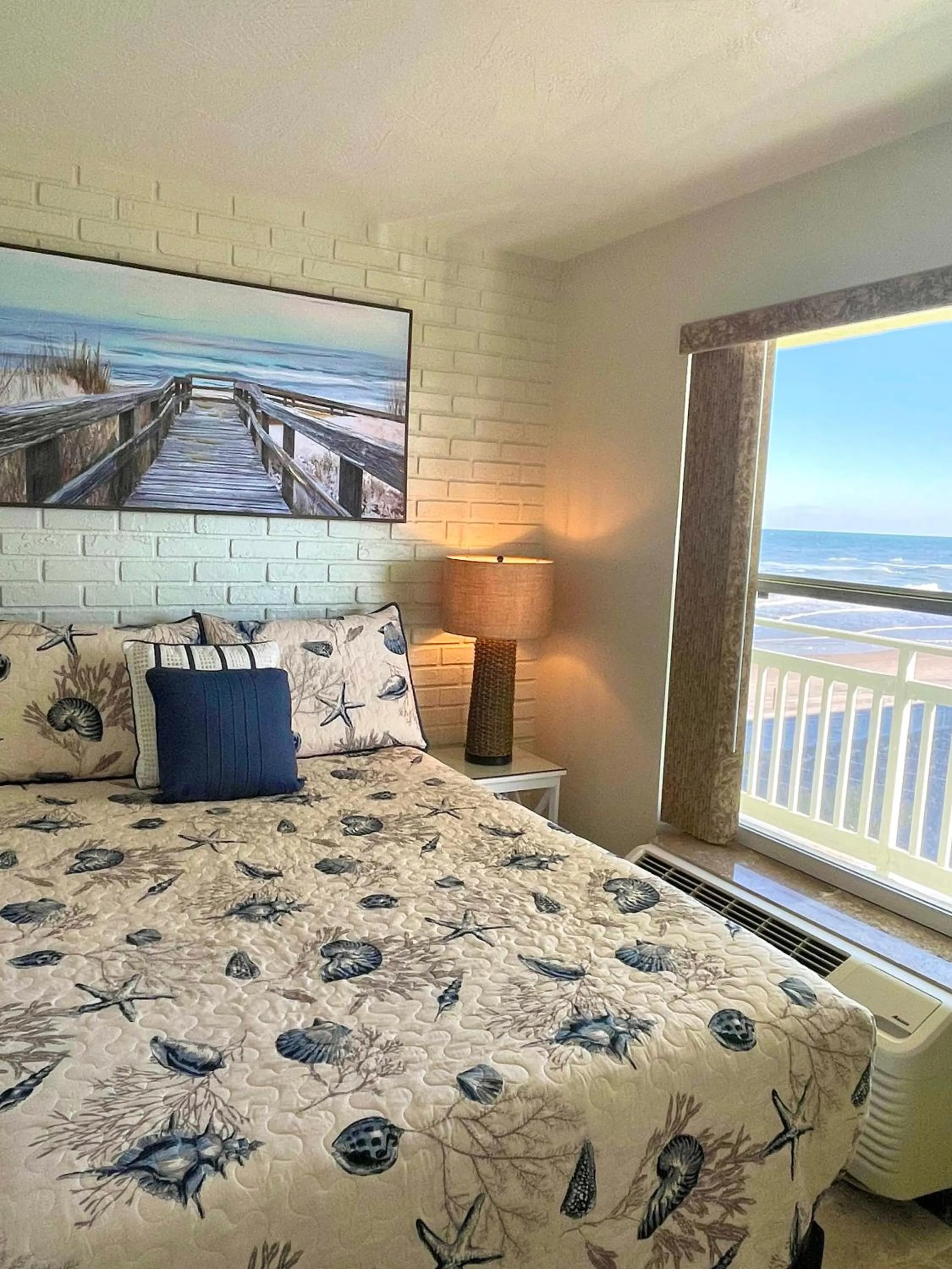 Sea Dreams - Beachside 1 bedroom at Symphony Beach