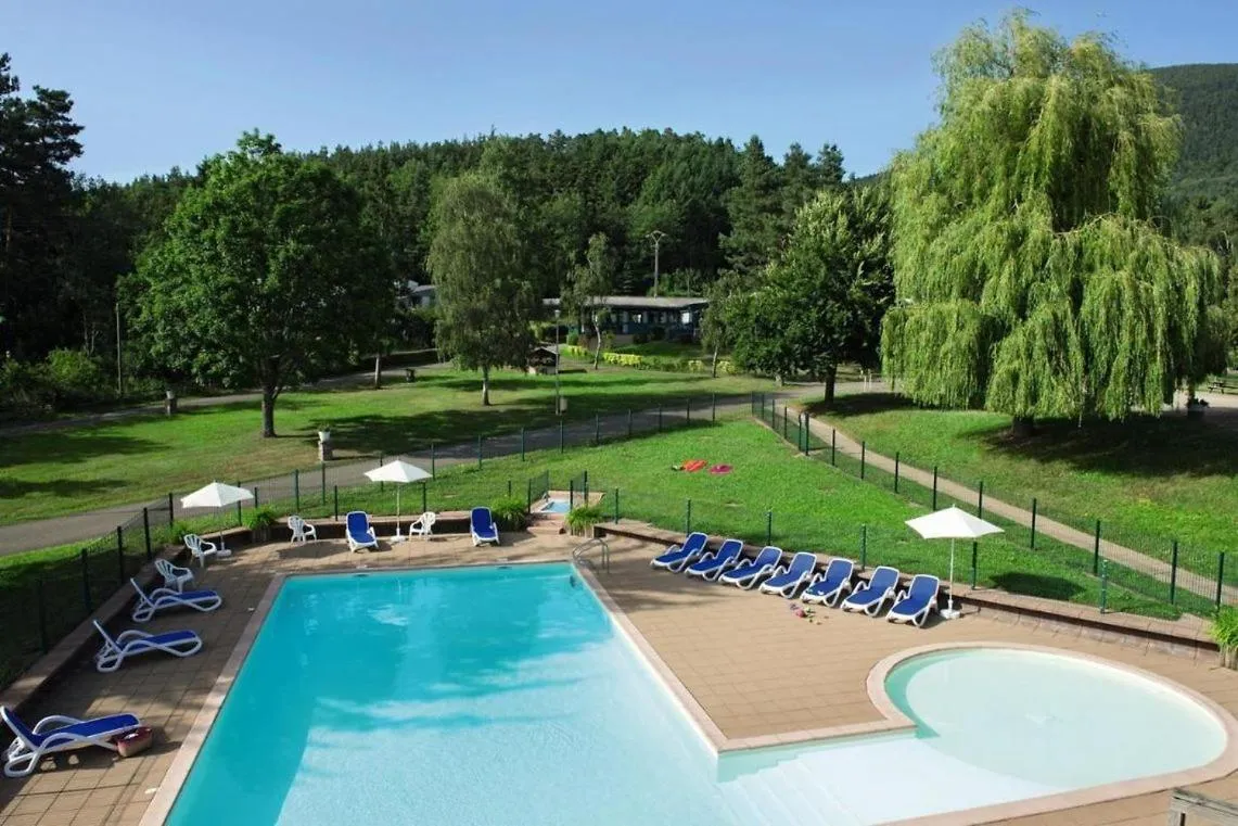 Natural landscape in Hôtel Parc Les Cigognes - Albé