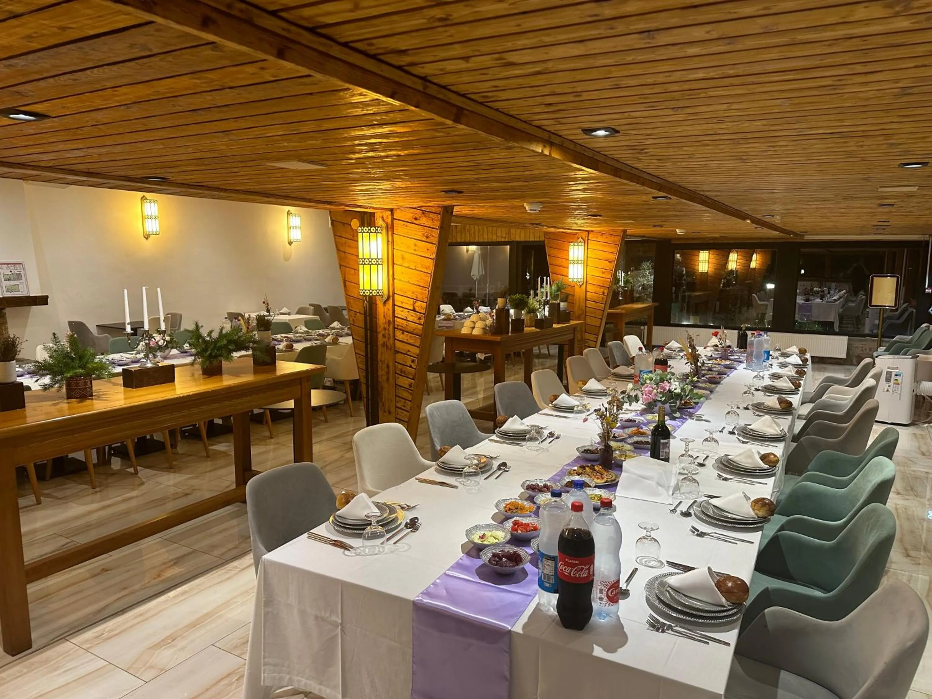 Restaurant/places to eat in Hôtel Parc Les Cigognes - Albé