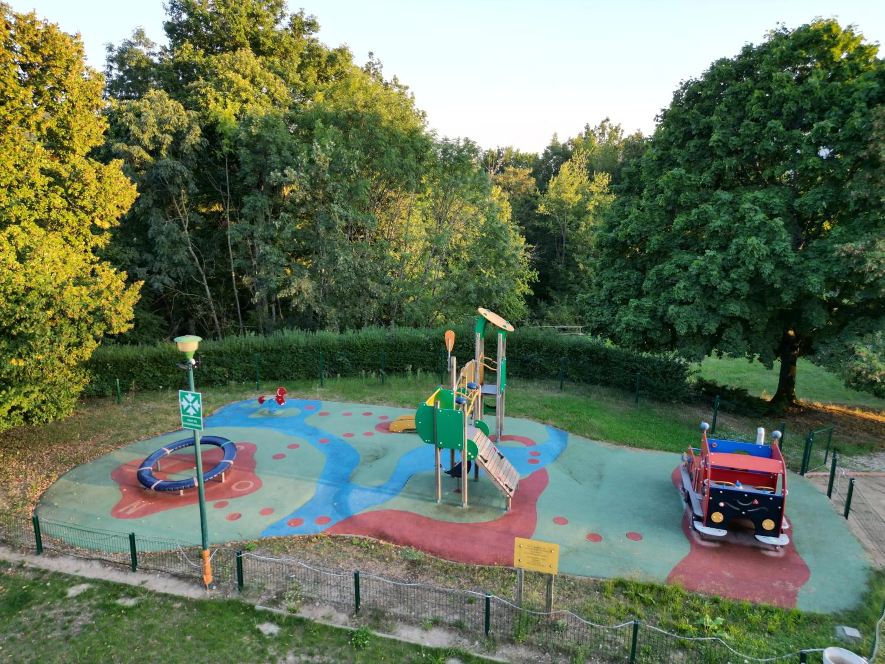 Day in Hôtel Parc Les Cigognes - Albé