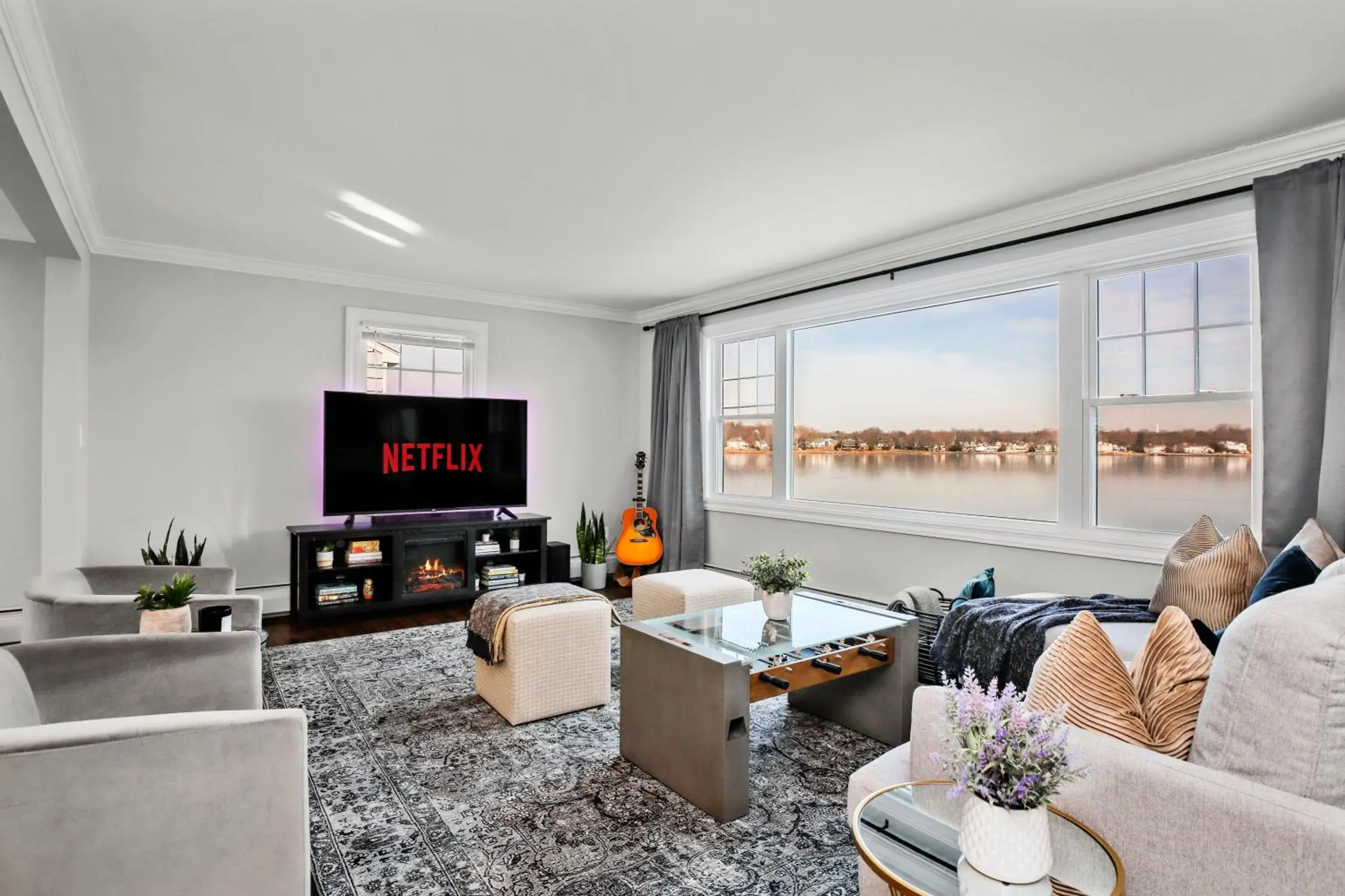 Waterview house walking distance from Cove Beach-5 mins to downtown-only 40 min to NYC Waterview house walking distance from Cove Beach-5 mins to downtown-only 40 min to NYC