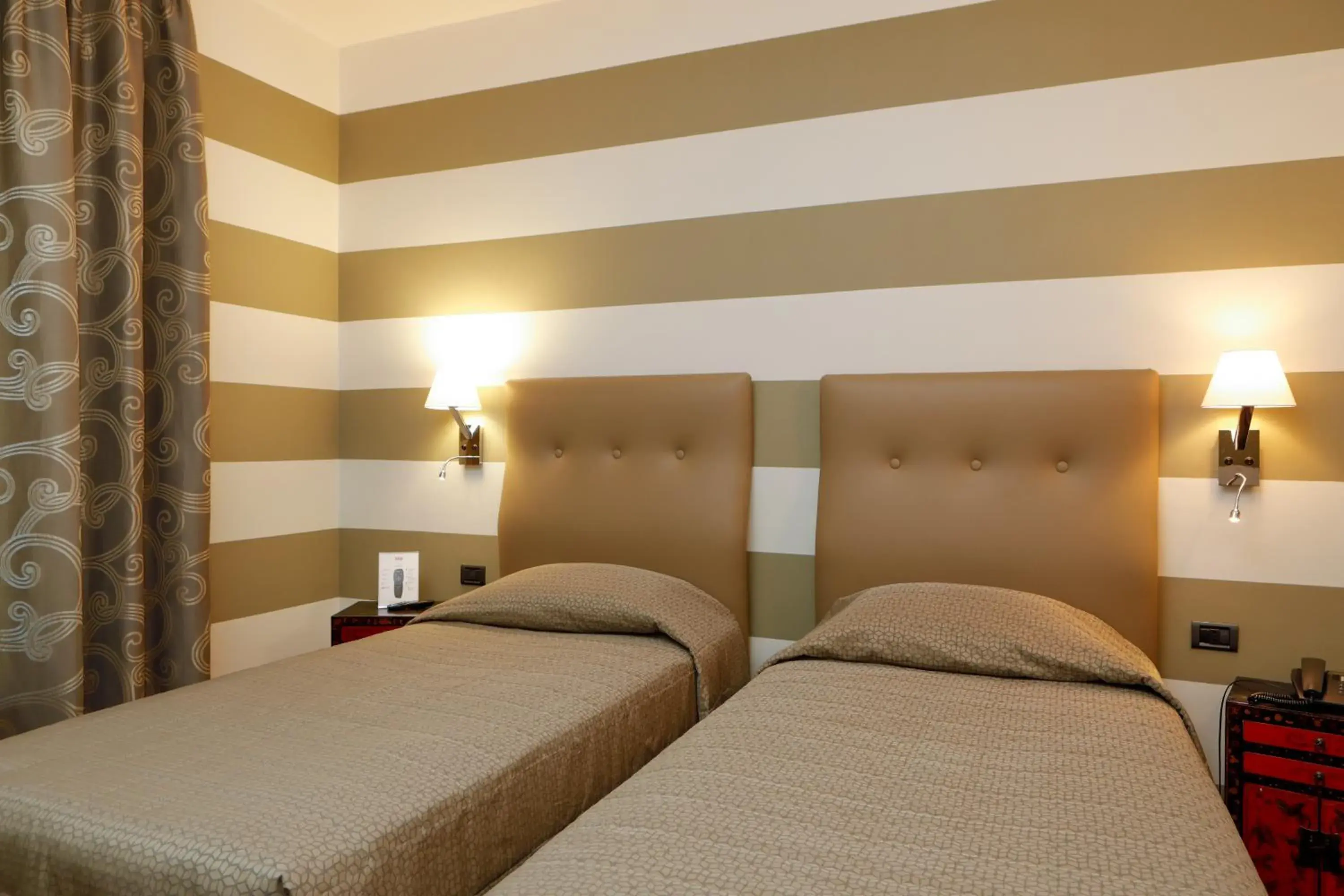 Twin Room in Hotel Lancaster Twin Room in Hotel Lancaster