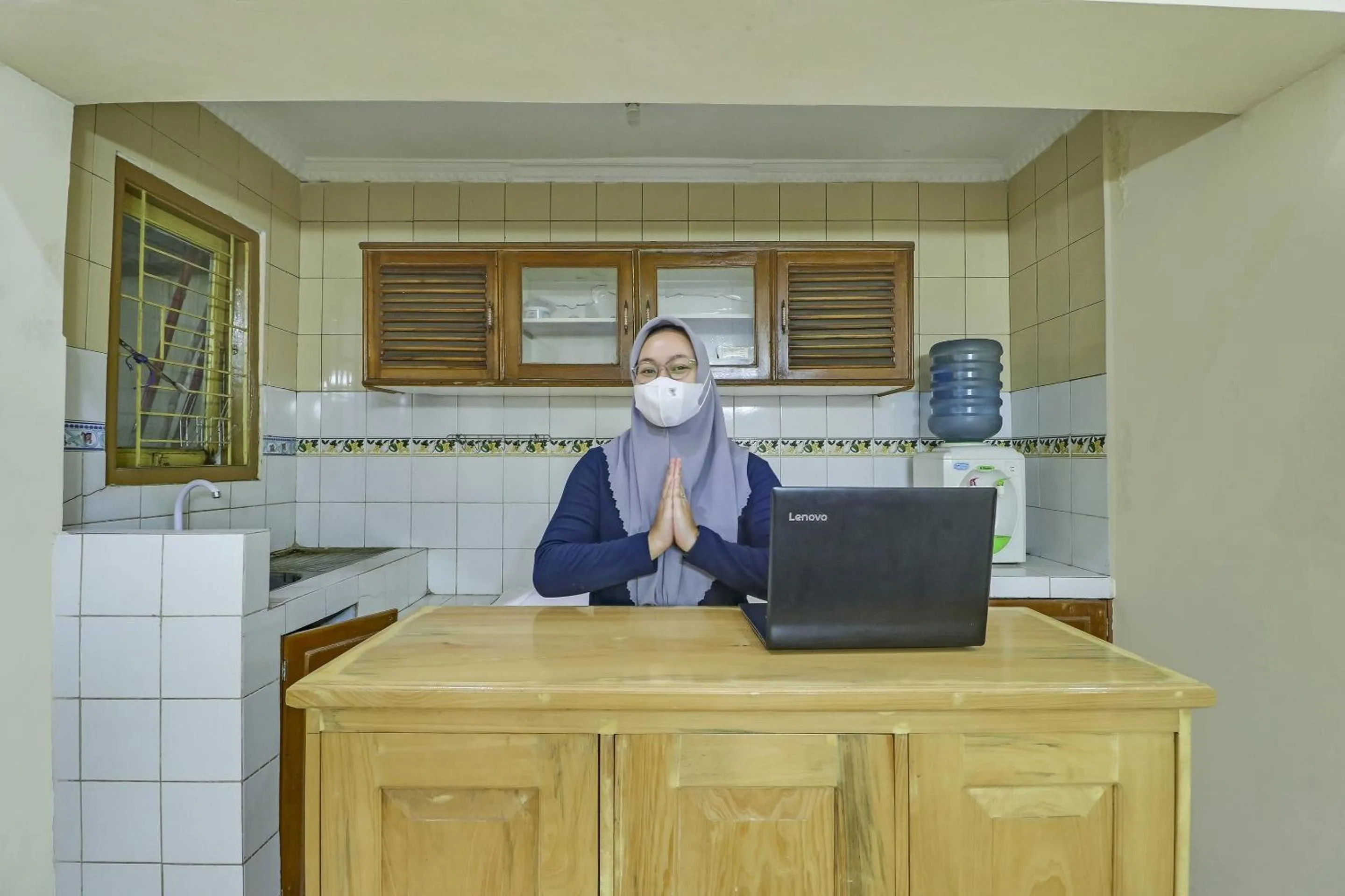 Lobby or reception in Hotel O My Guest House Syariah