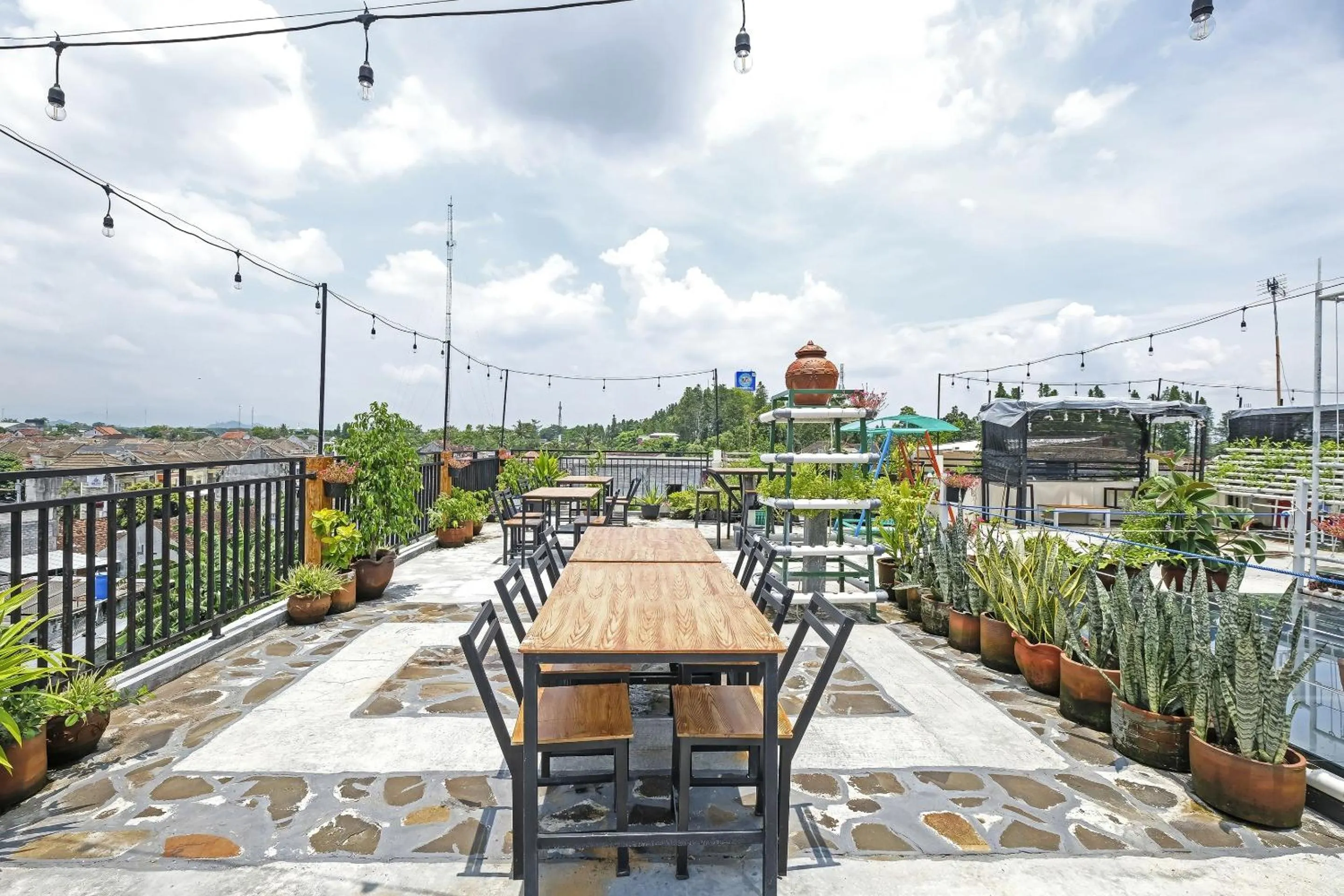 Restaurant/places to eat in Hotel O Dangau Datuk Guesthouse