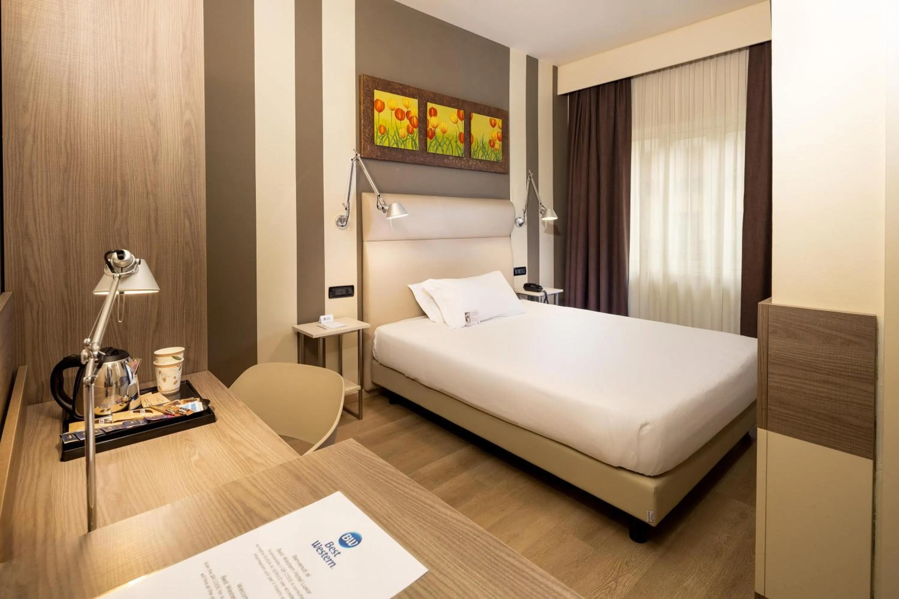 Photo of the whole room, Bed in Best Western Hotel Luxor