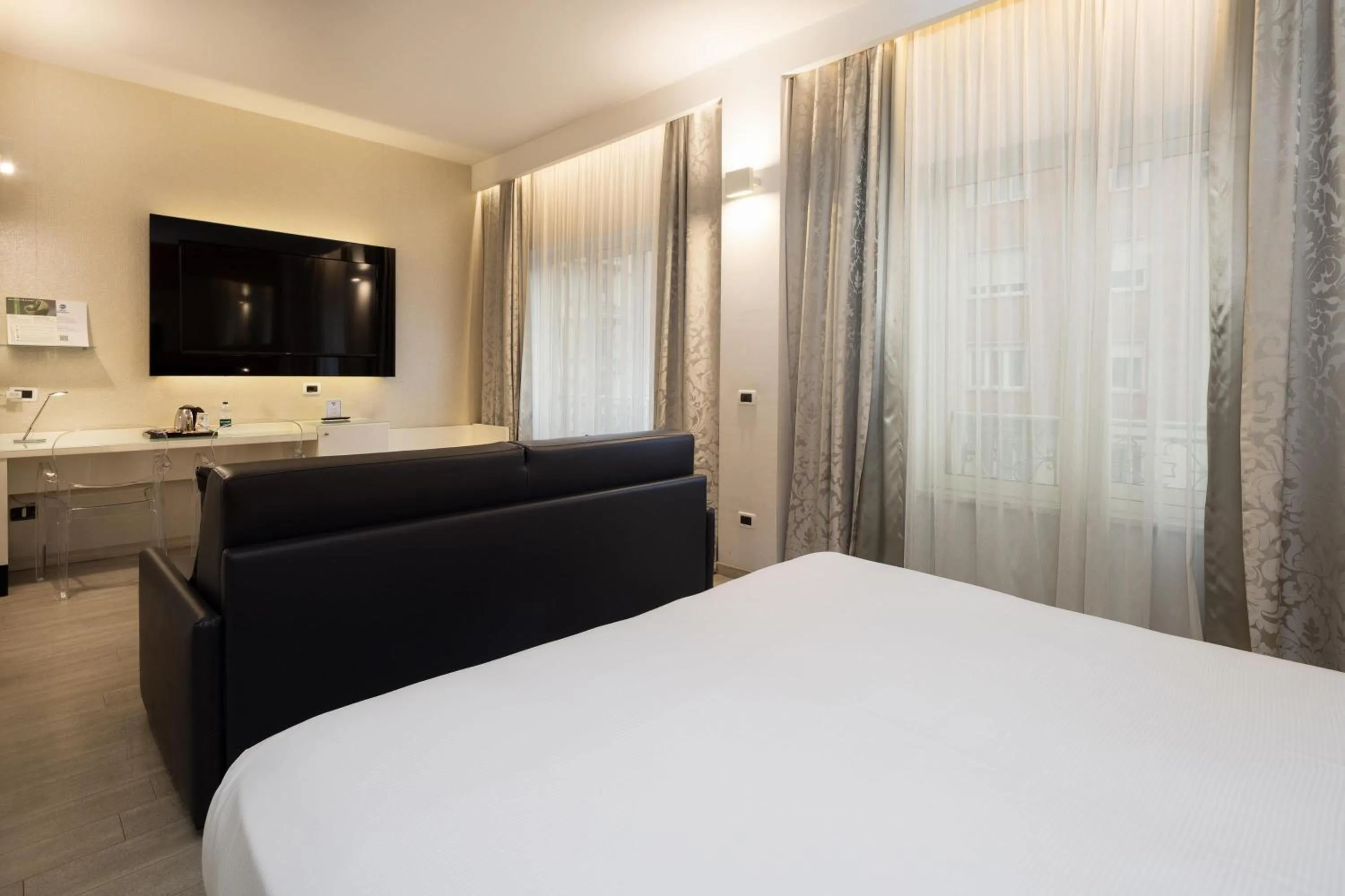 Photo of the whole room, Bed in Best Western Hotel Luxor