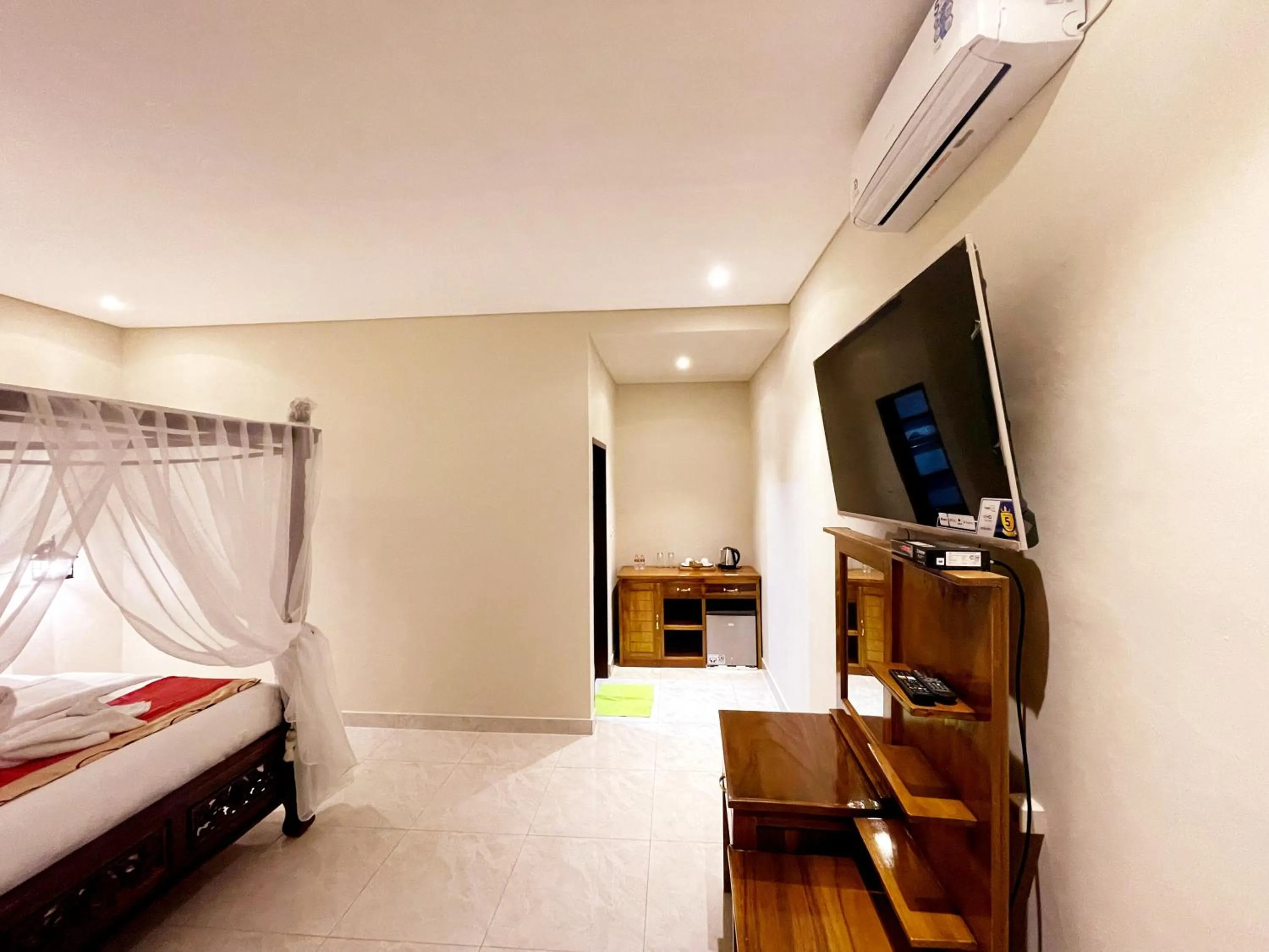 TV and multimedia, Bed in Bali 85 Beach Inn