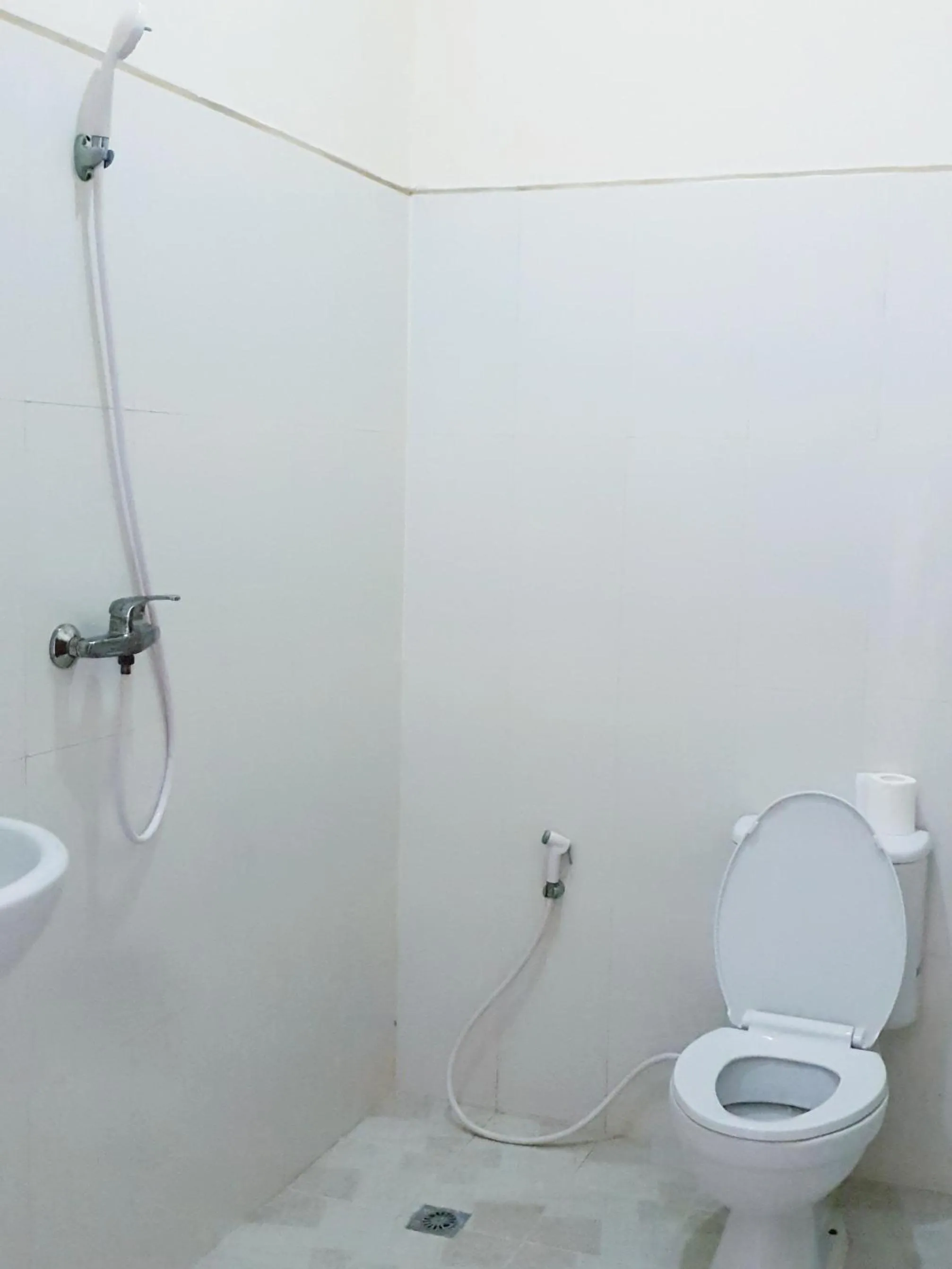 Bathroom in Bali 85 Beach Inn