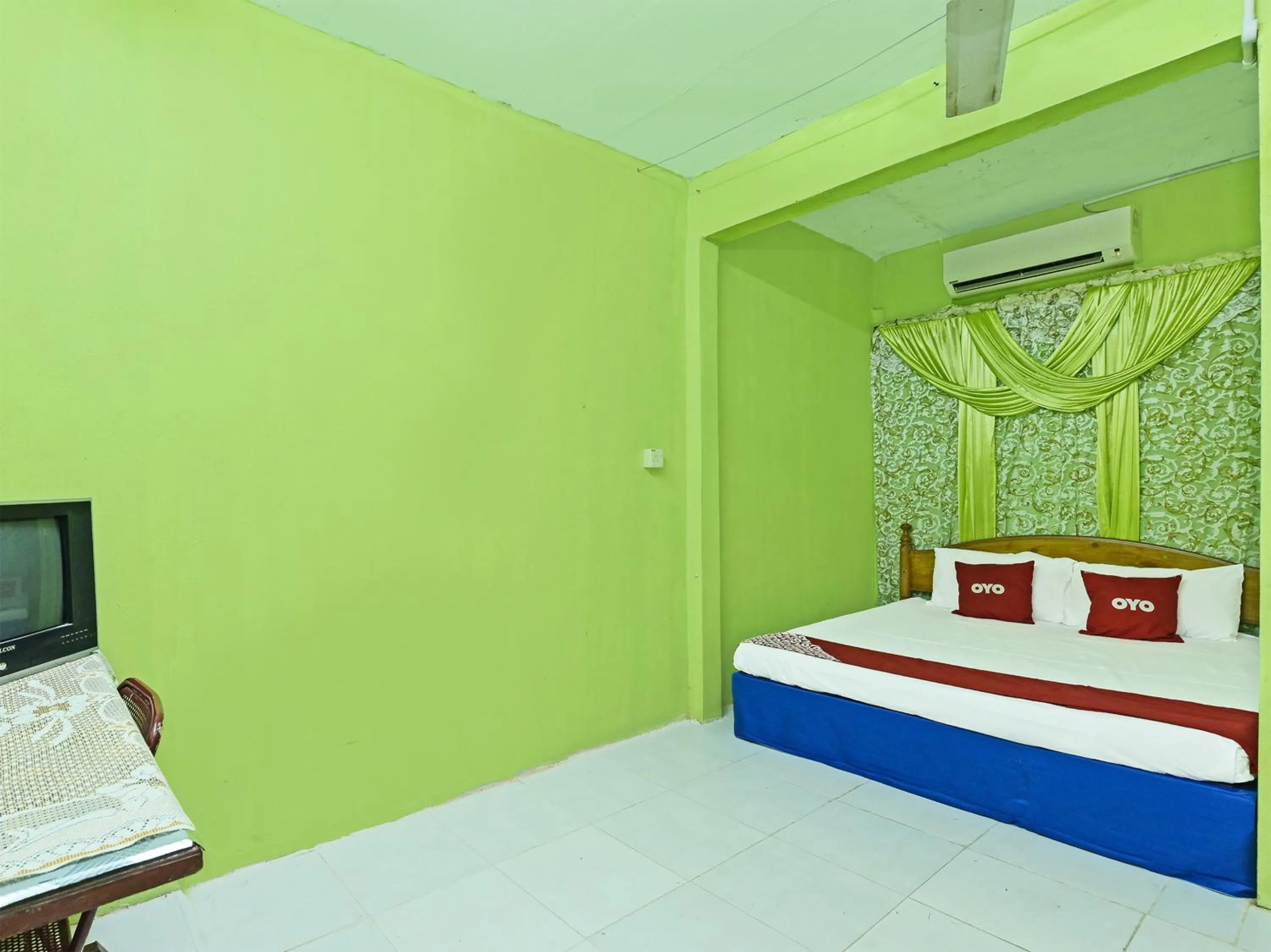 Bedroom, Bed in OYO 90454 Haza Harmoni Guesthouse