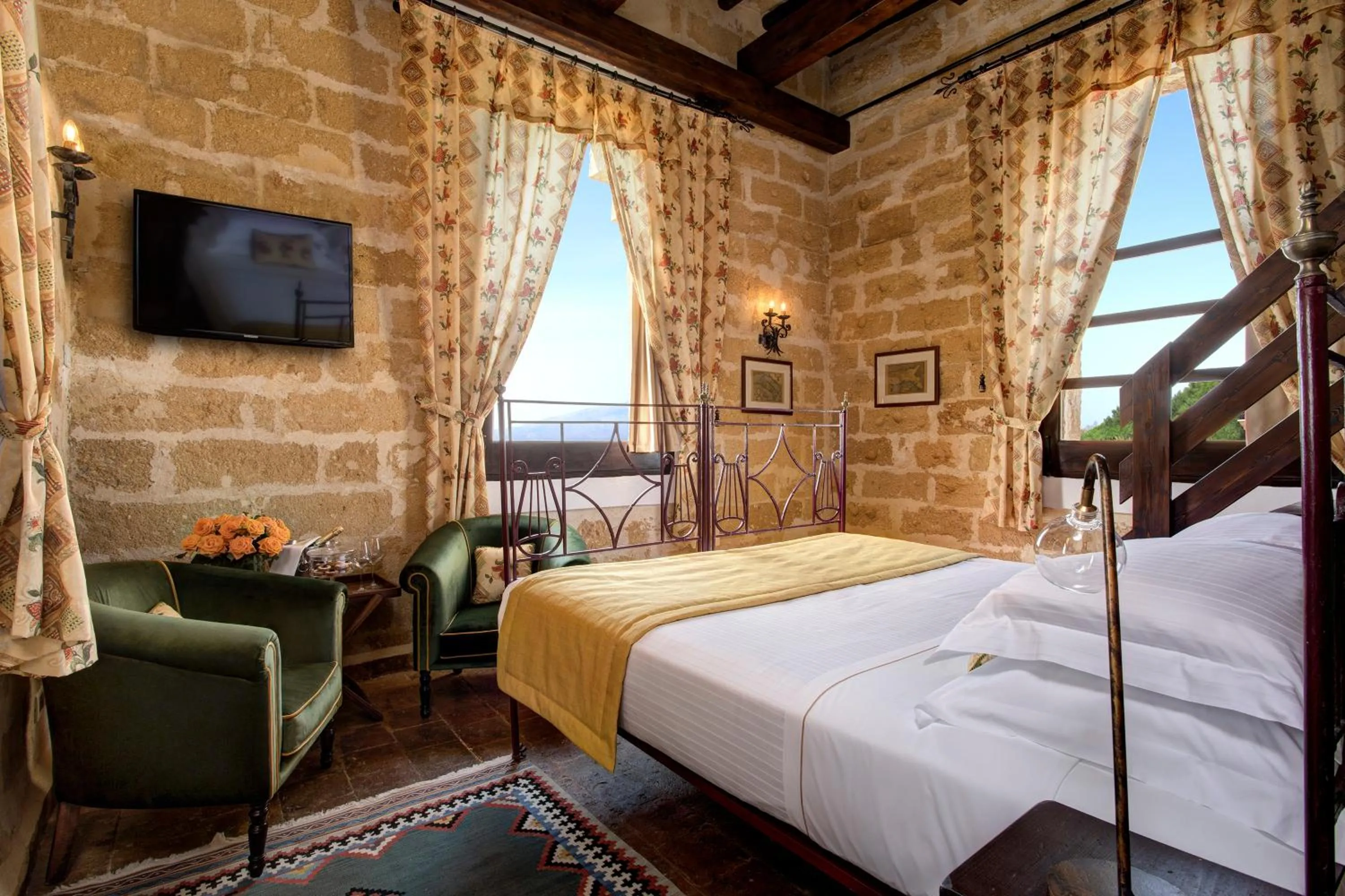 Photo of the whole room, Bed in Hotel Baglio Oneto dei Principi di San Lorenzo - Luxury Wine Resort
