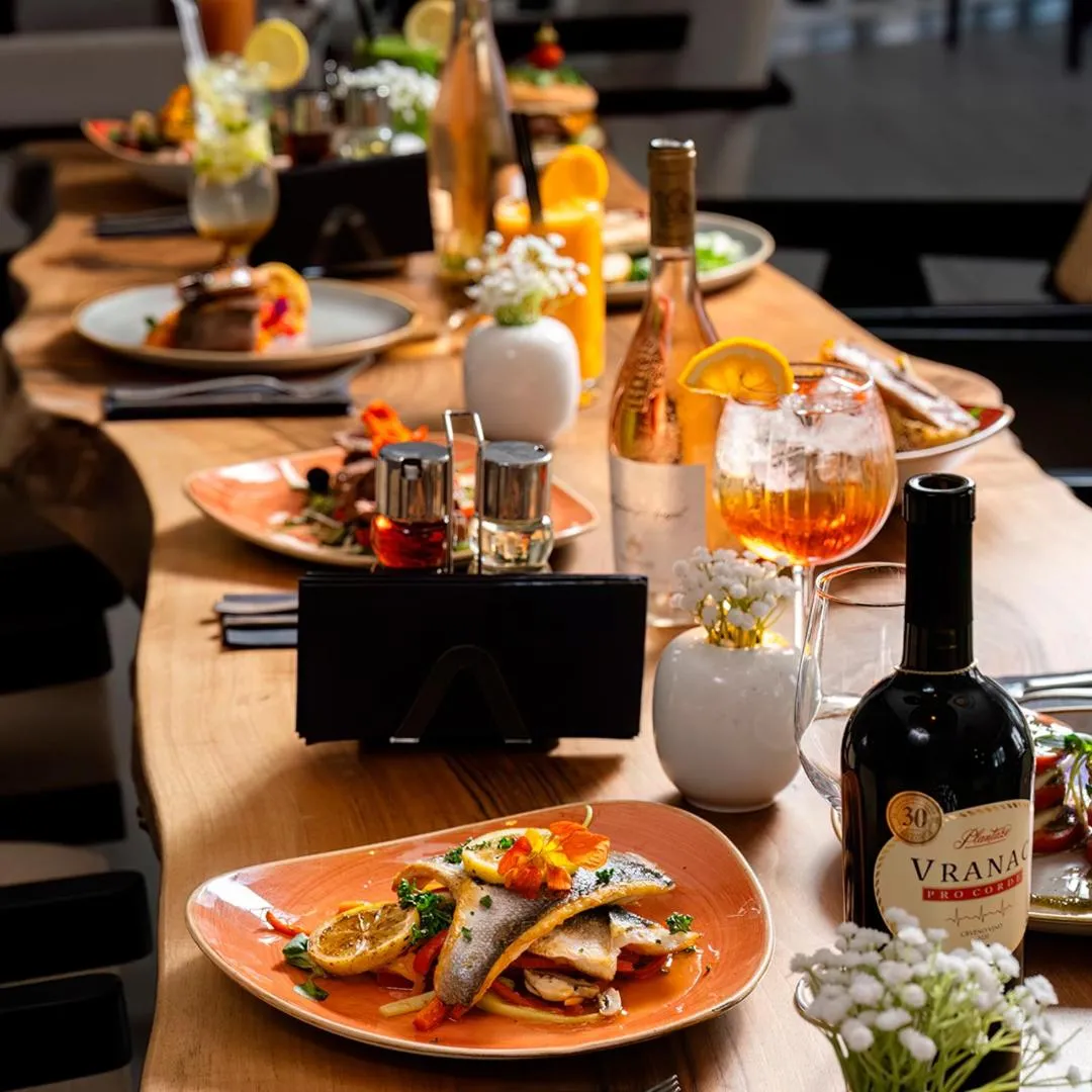 Food in Hotel TQ Plaza