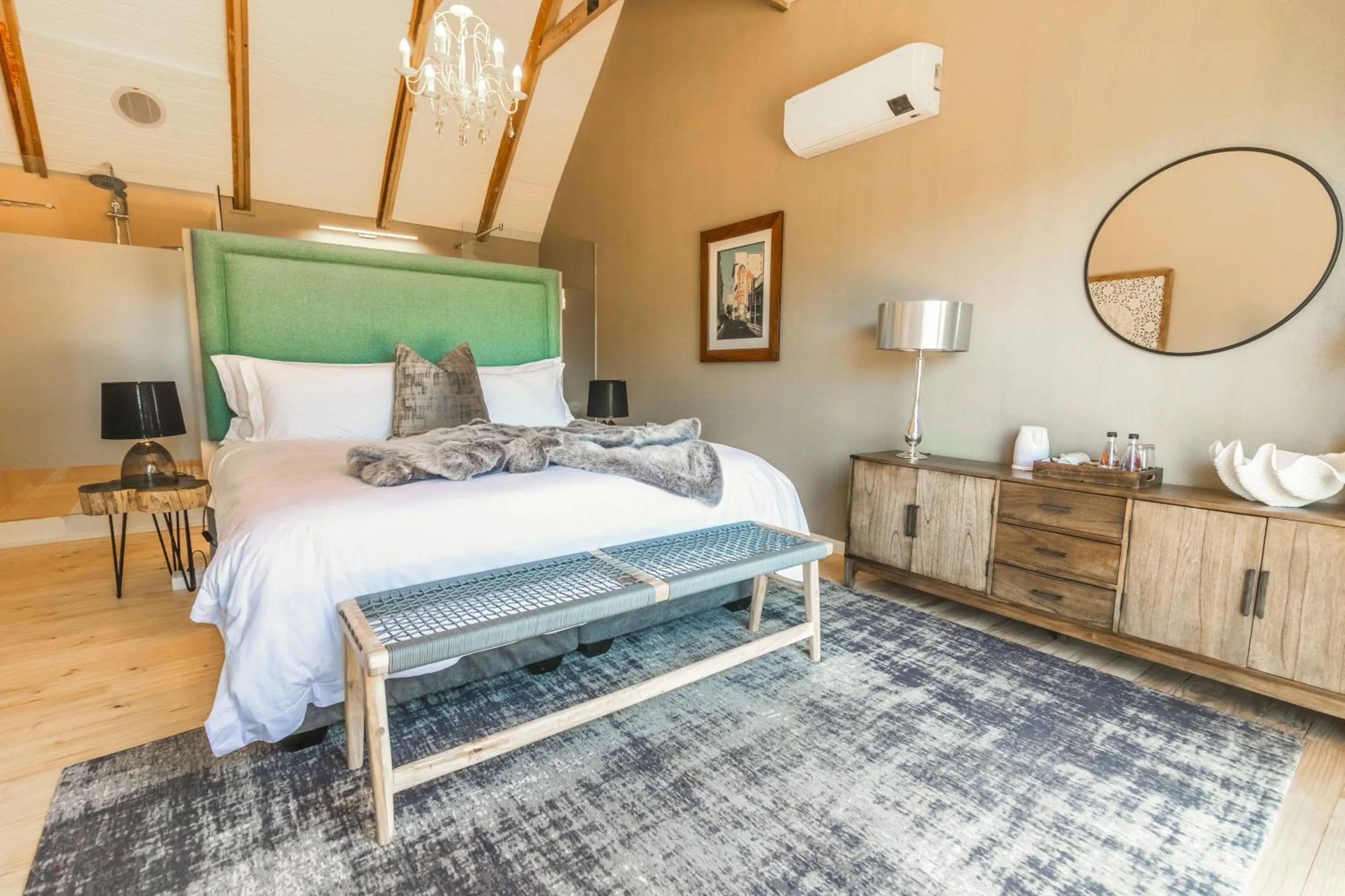 Photo of the whole room, Bed in Val de Vine