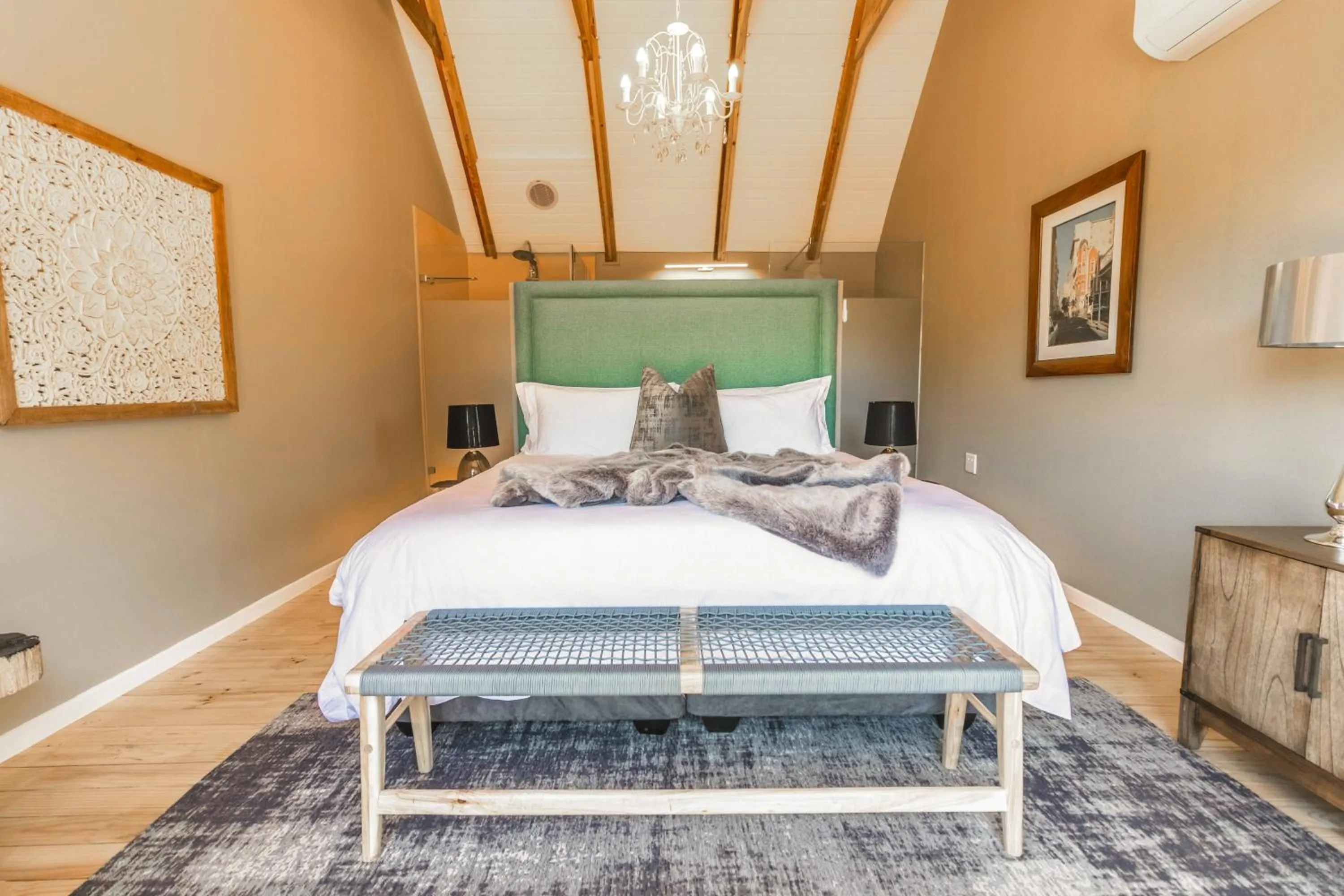 Photo of the whole room, Bed in Val de Vine