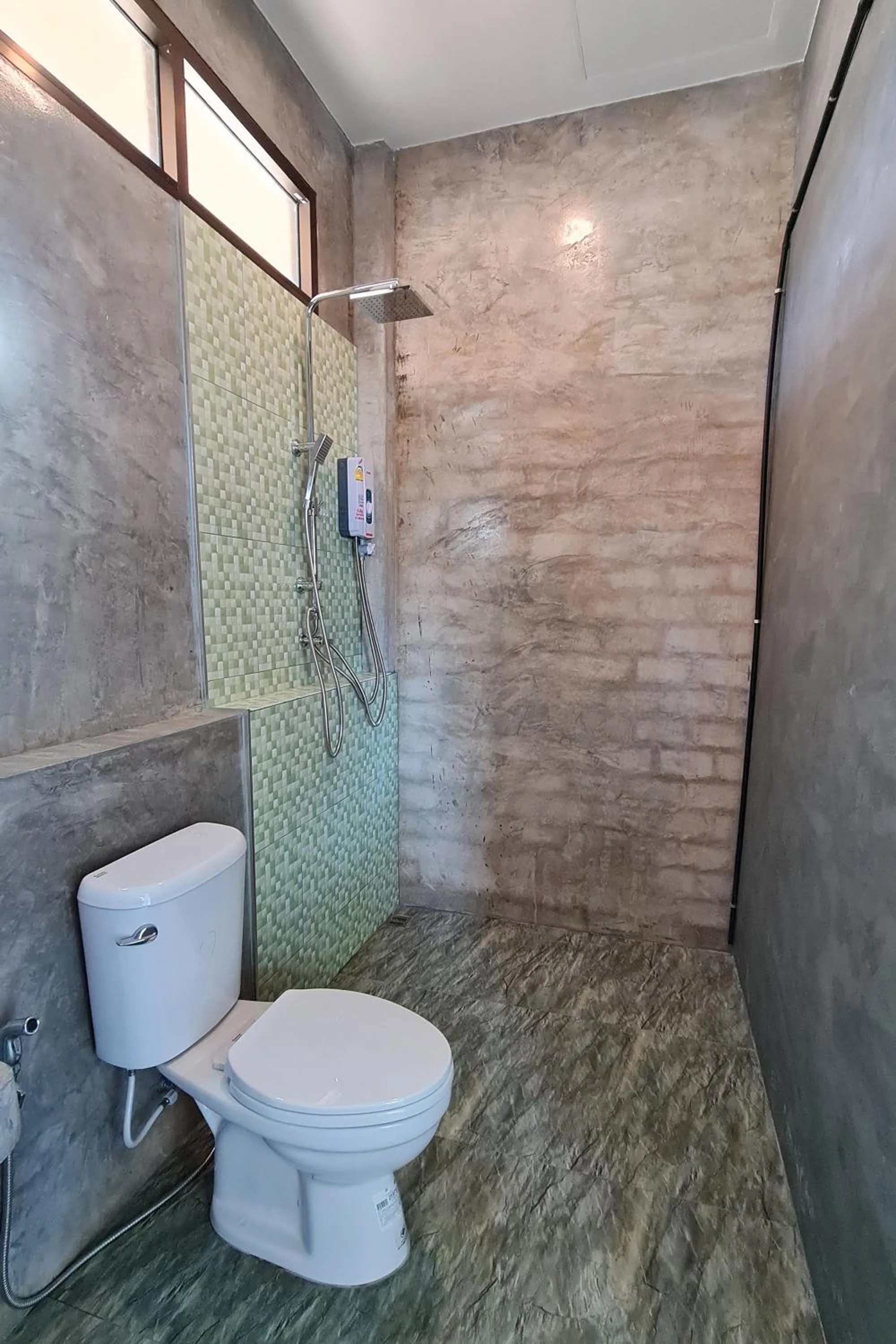 Shower in Phorpun Resort Lampang