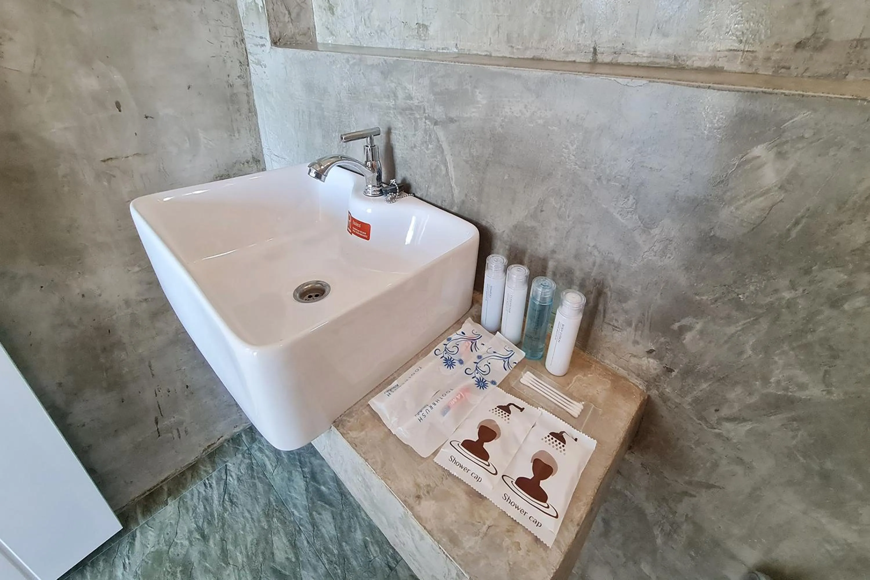 Bathroom in Phorpun Resort Lampang