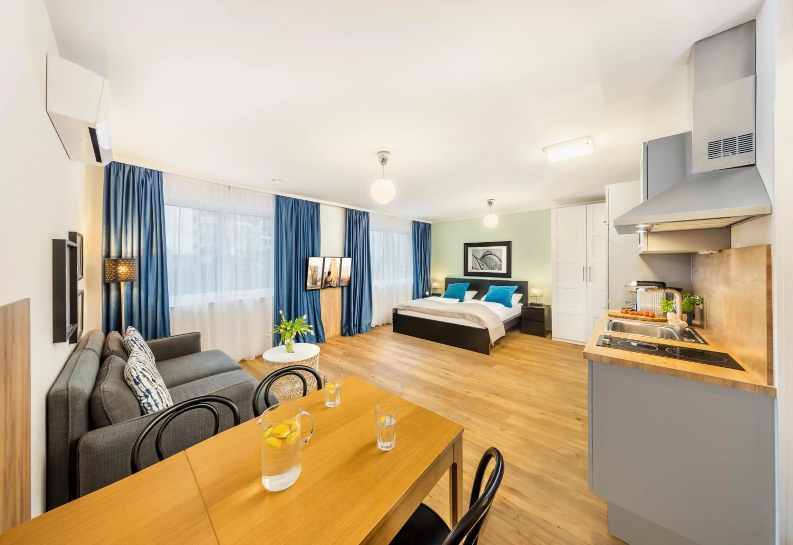 Photo of the whole room, Bed in Citadines South Vienna