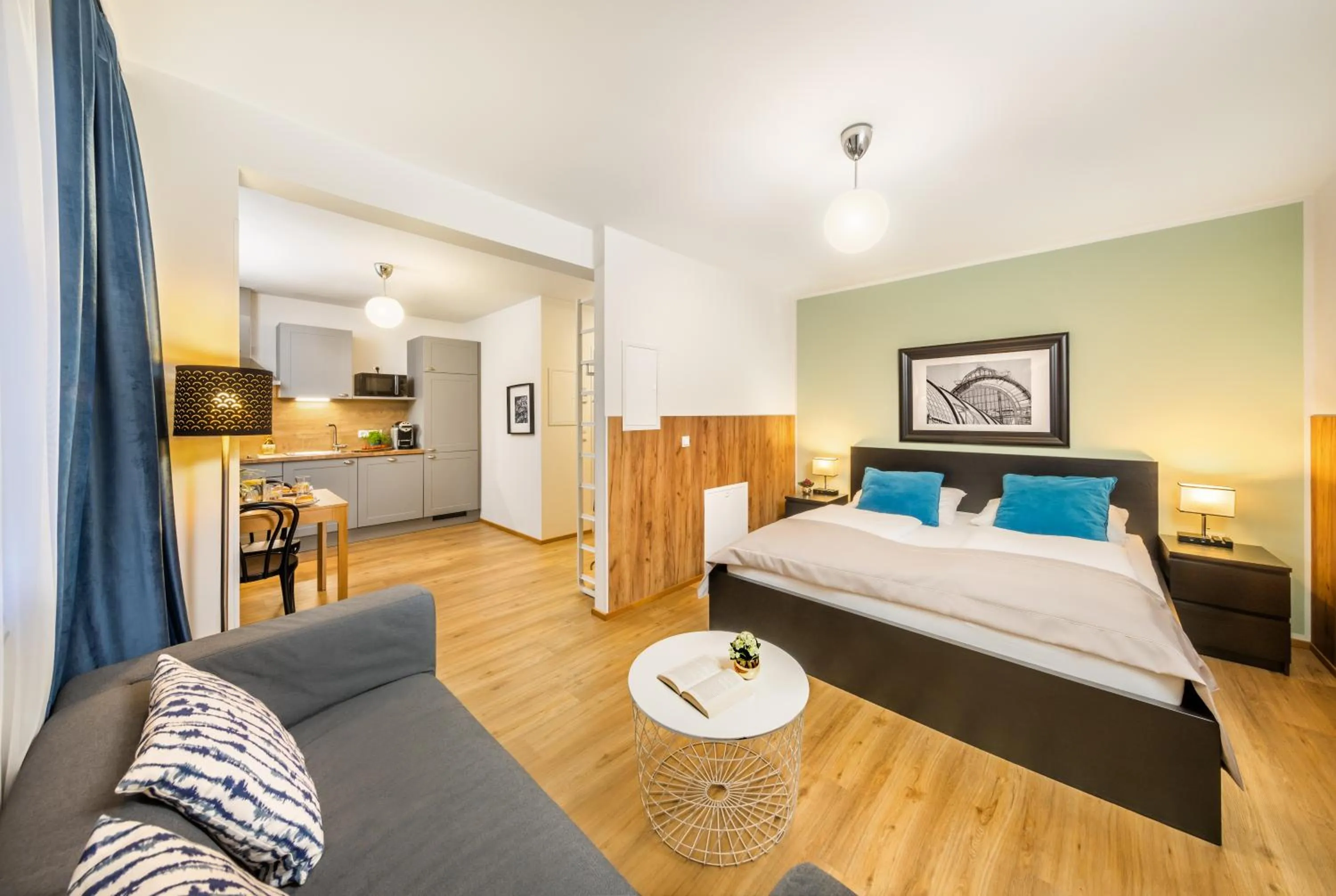 Living room, Bed in Citadines South Vienna