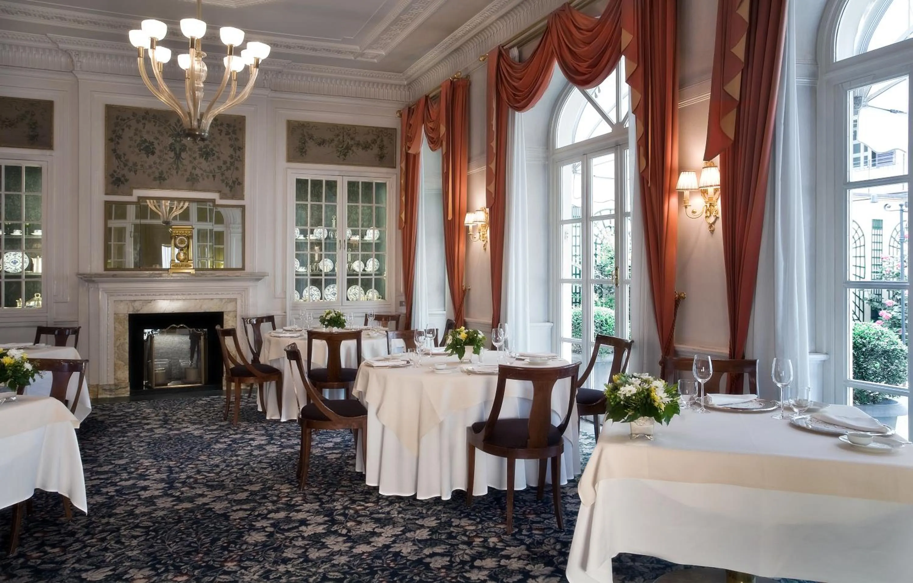Restaurant/places to eat in Grand Hotel Sitea