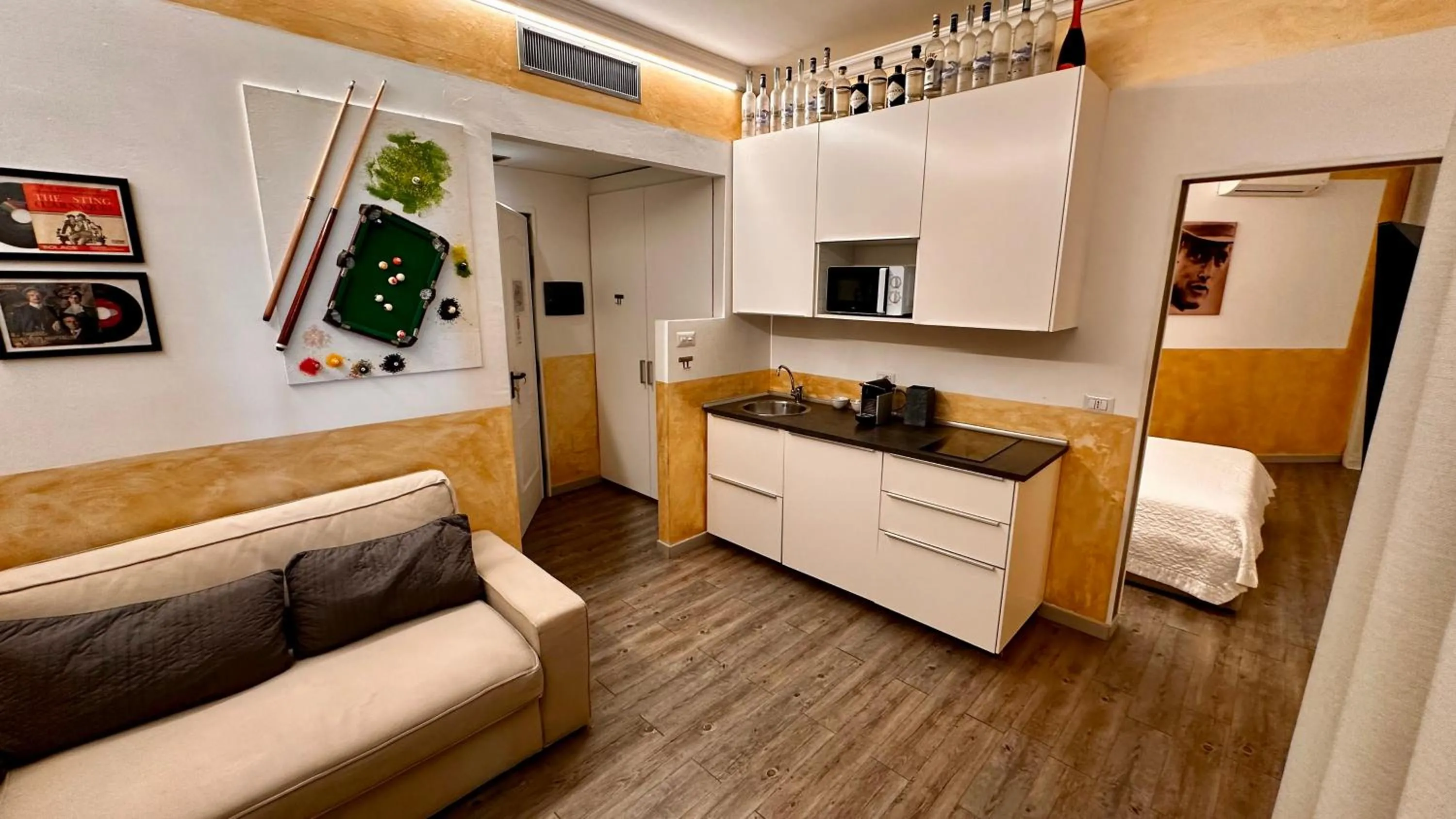 TV and multimedia in Admiral Hotel