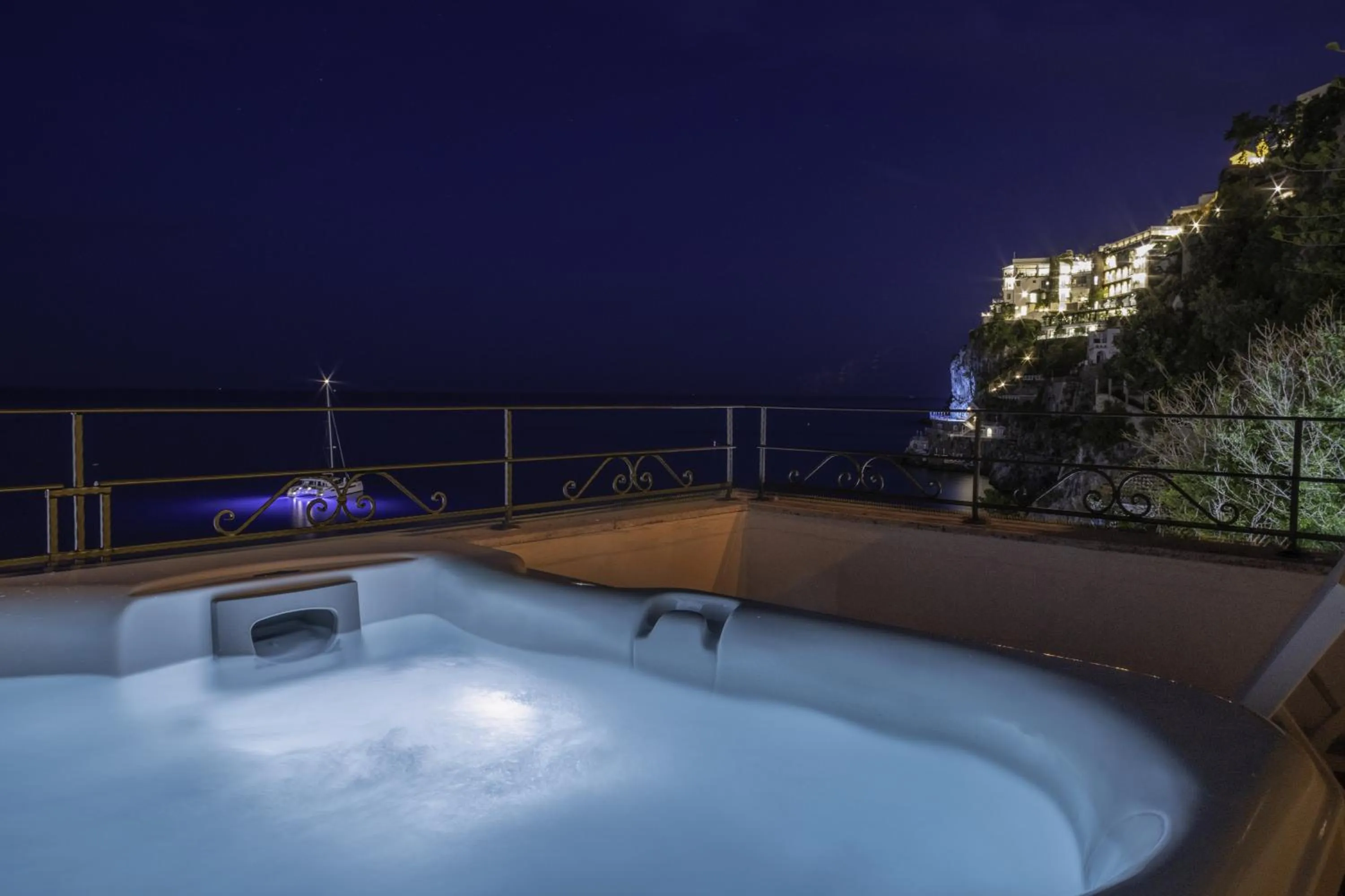 Night in Hotel Aurora