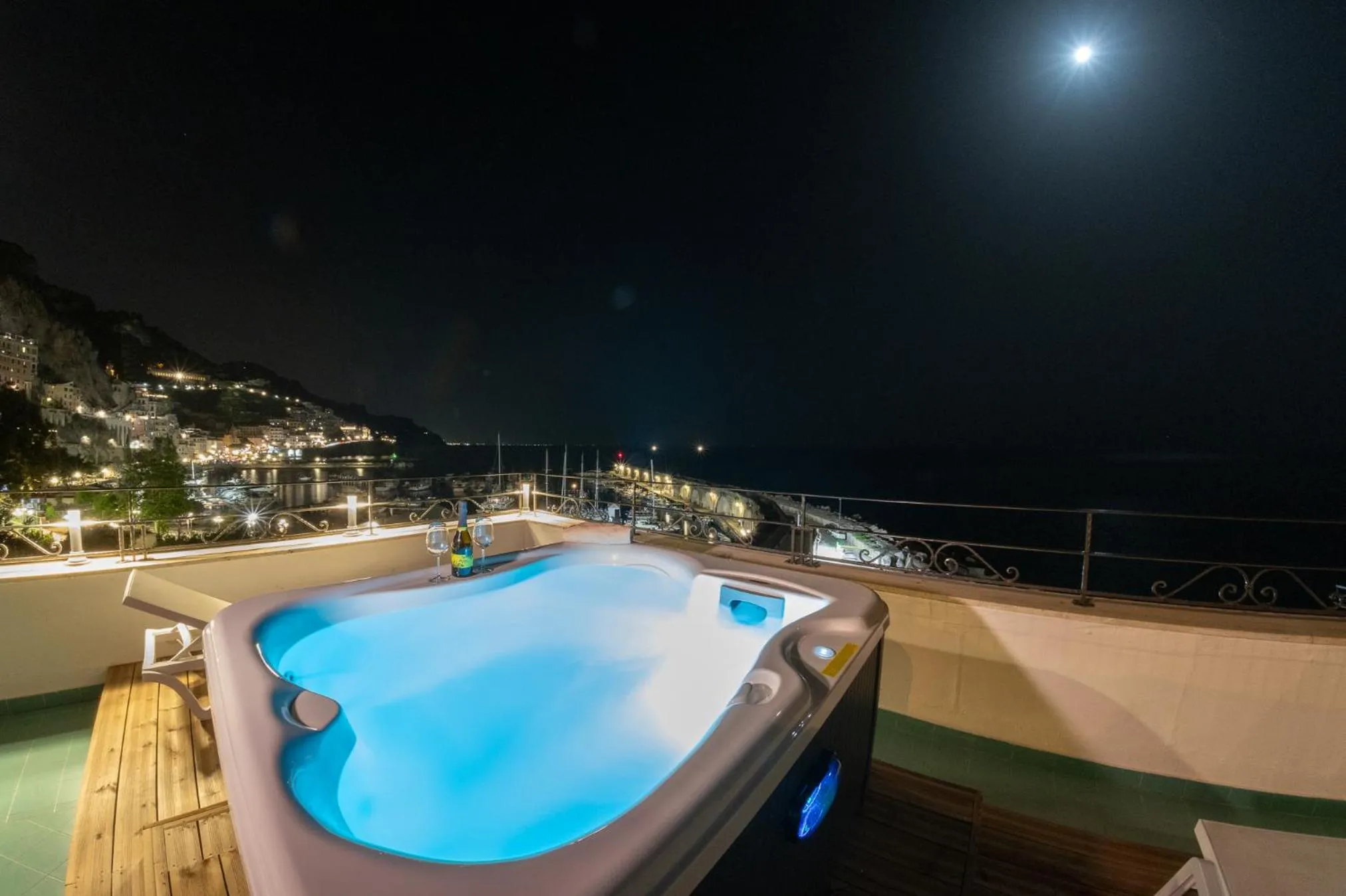 Night in Hotel Aurora