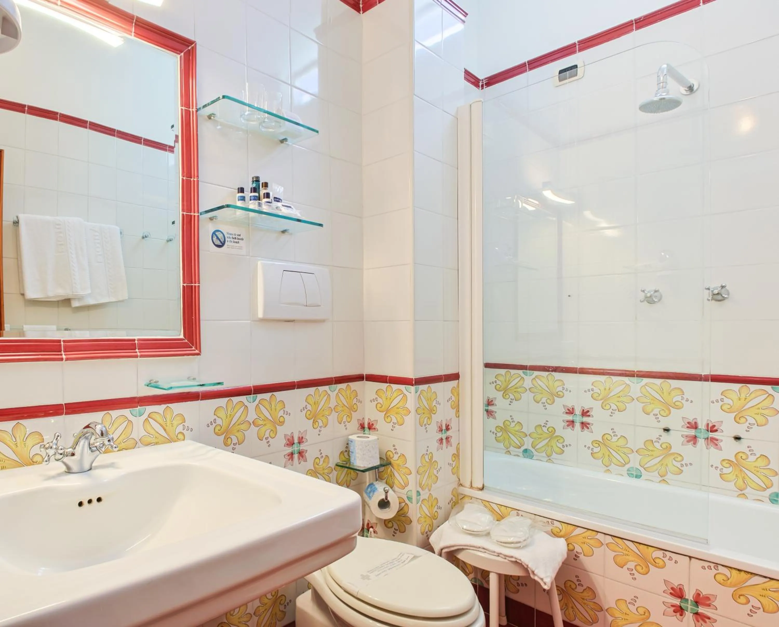 Shower in Hotel Aurora