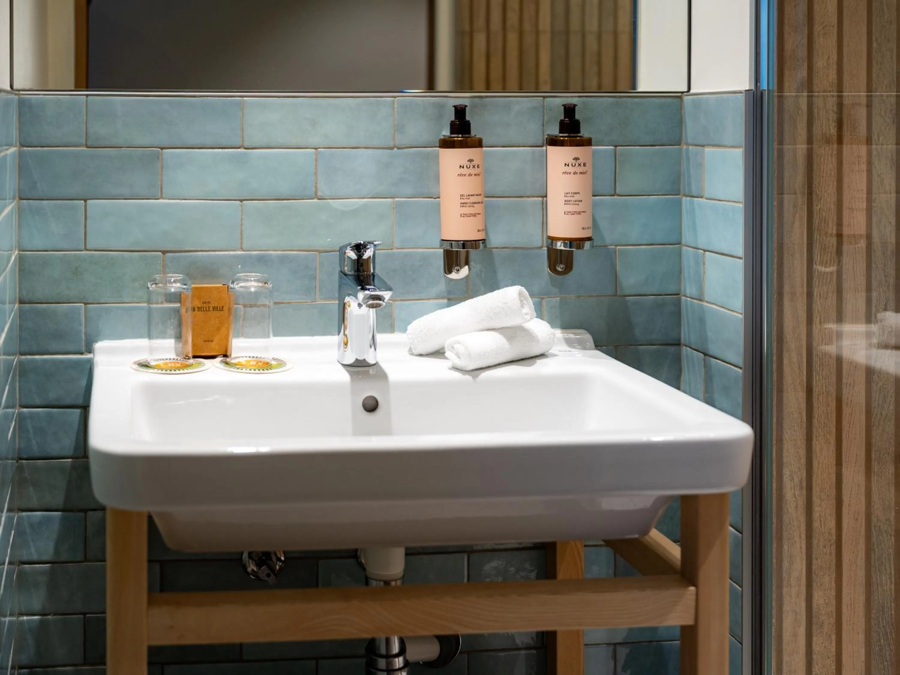 Bathroom in La Belle Ville